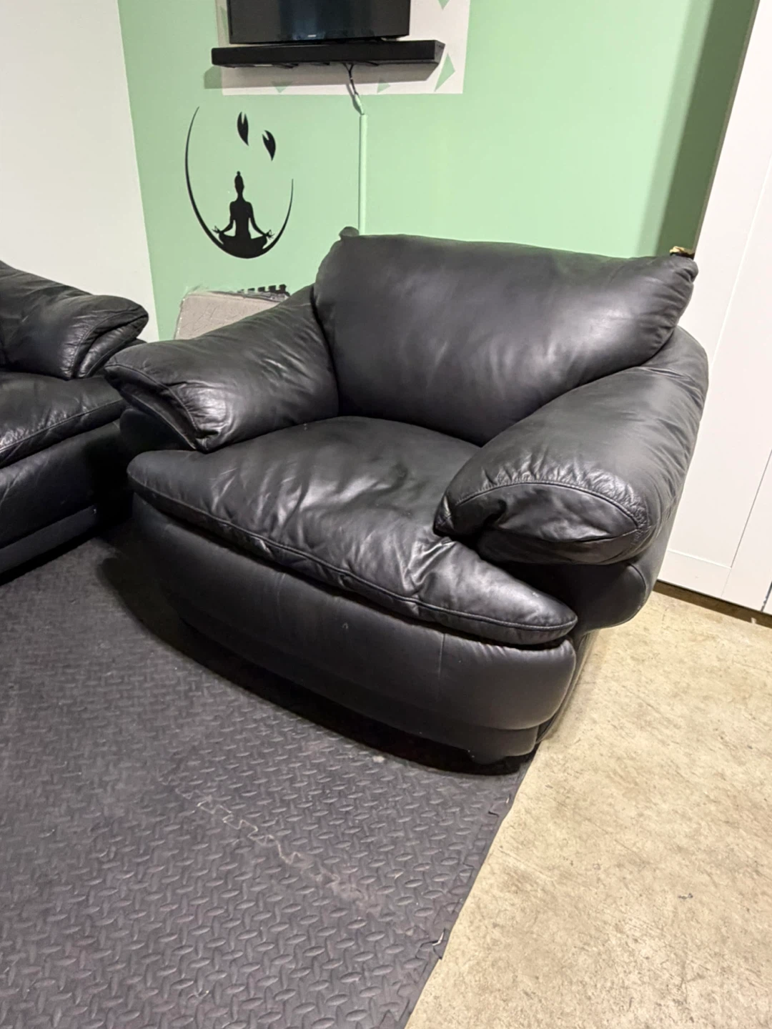 Black Leather Sofa Set ( Delivery Available ) - photo 5