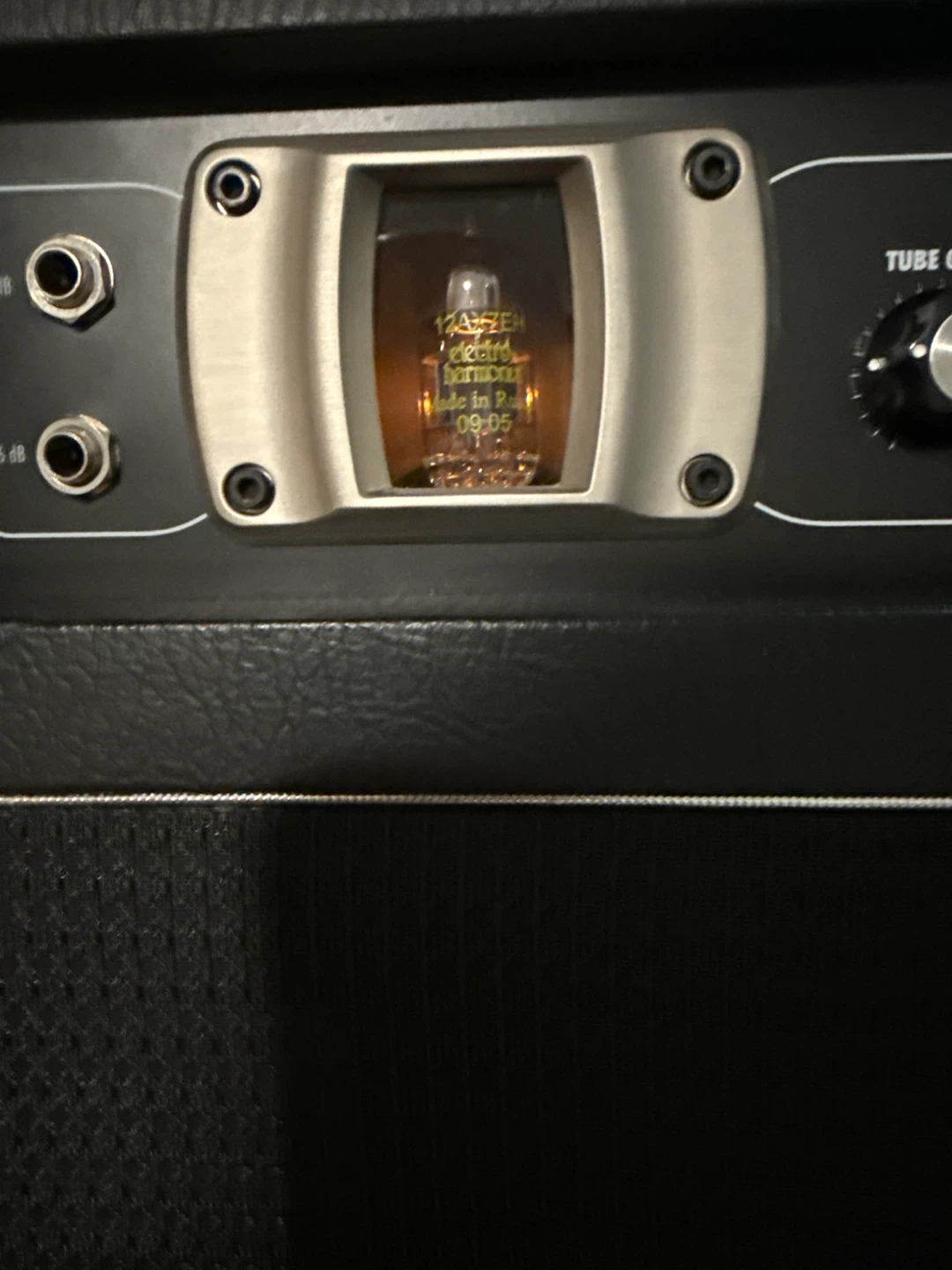 Kustom DE100 Deep End Series bass Amp - photo 5