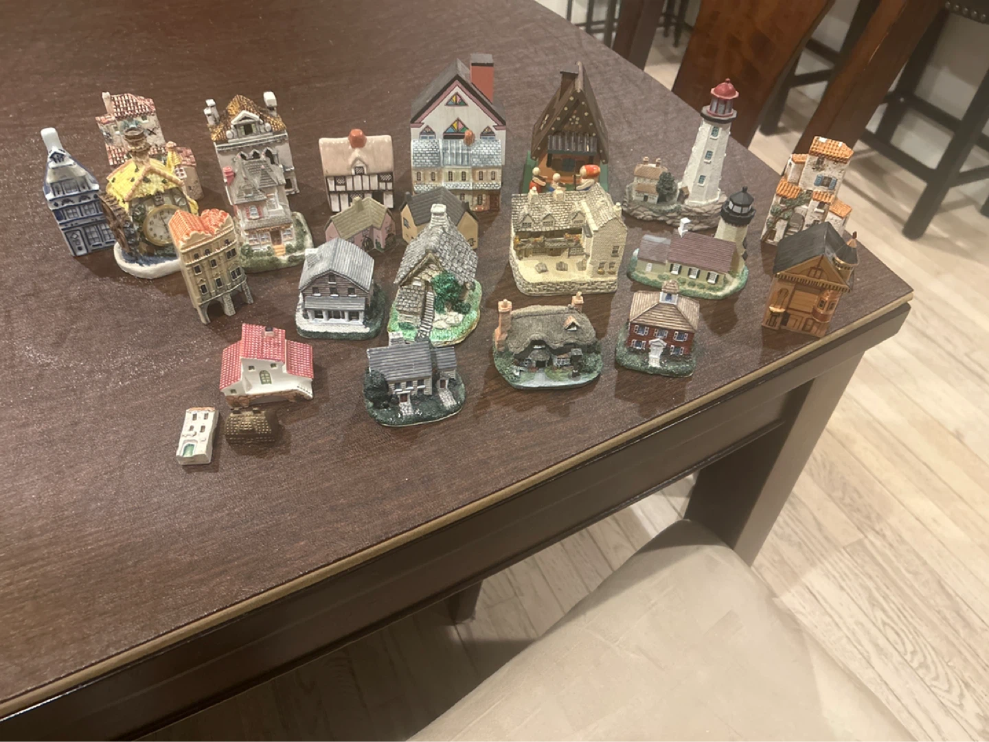 45 Vintage and Collectible Miniature House Collection - photo 2