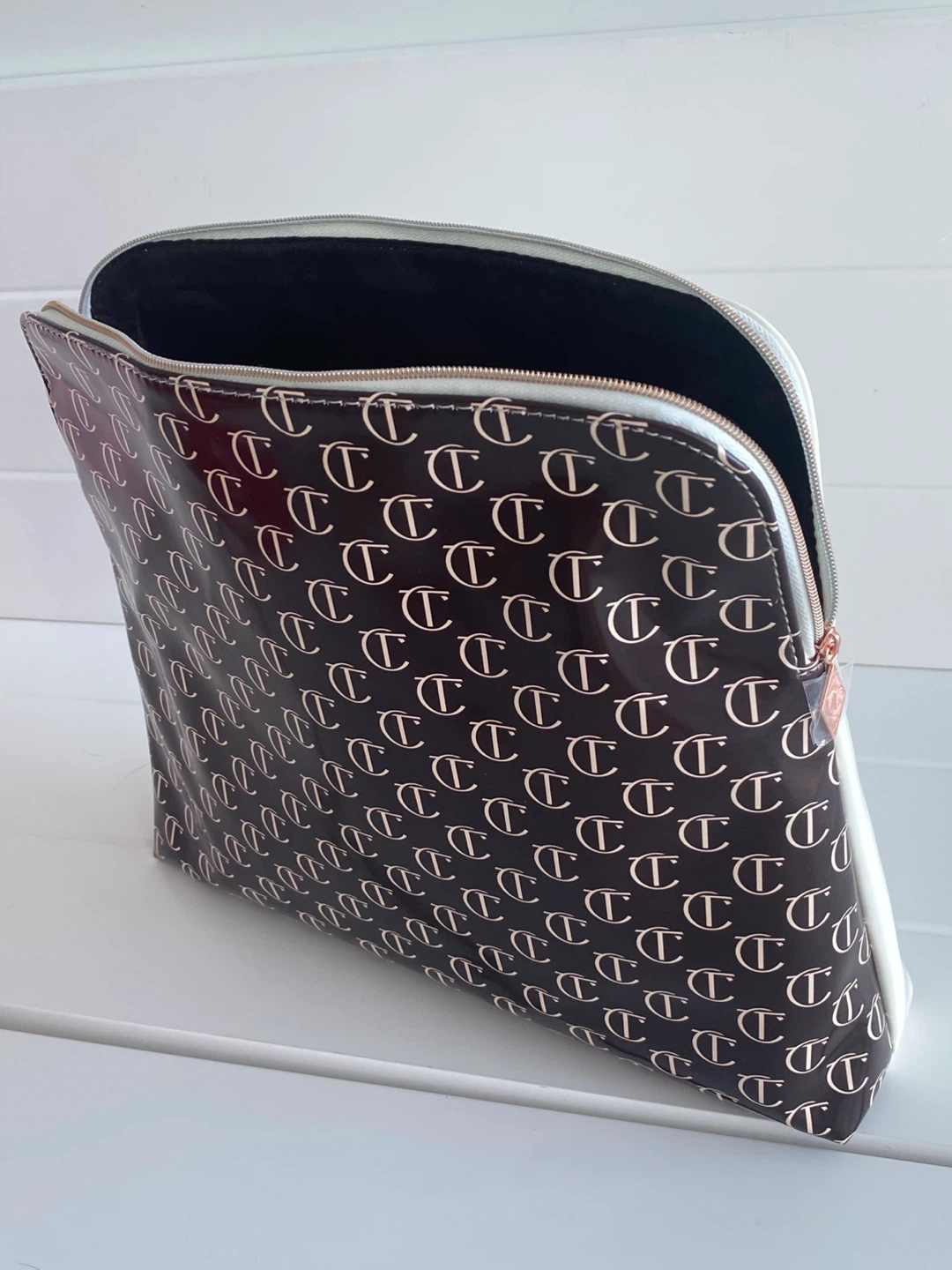 Large Charlotte Tilbury cosmetics bag - photo 3