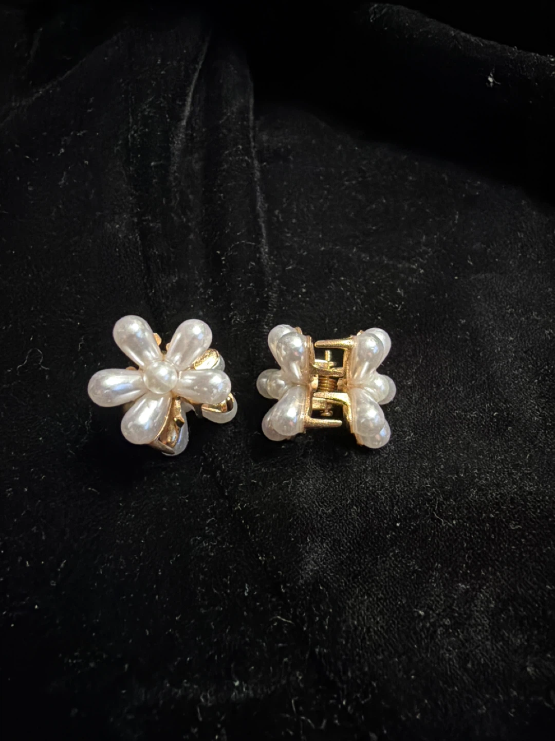 Pearl Flower Hair Clips (Set of 2)