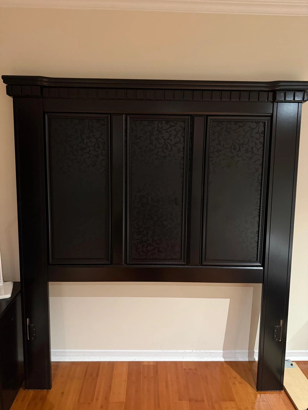 Queen bedroom set with 2 nightstands - photo 2