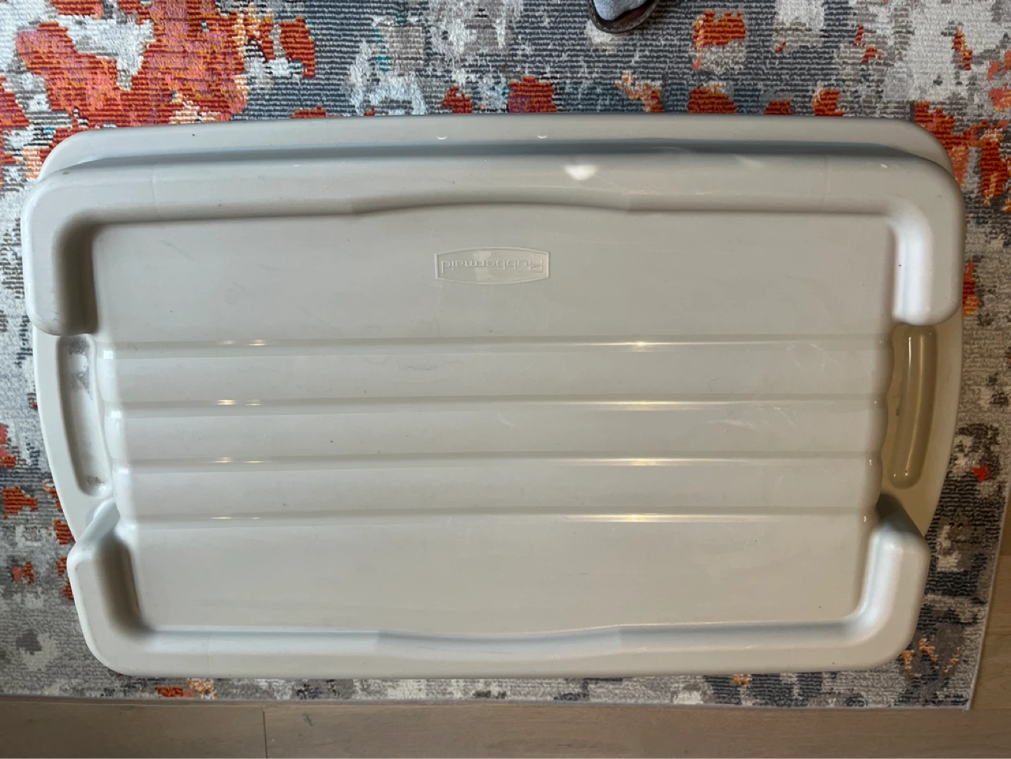 Rubbermaid Roughneck Storage Bin with Lid
