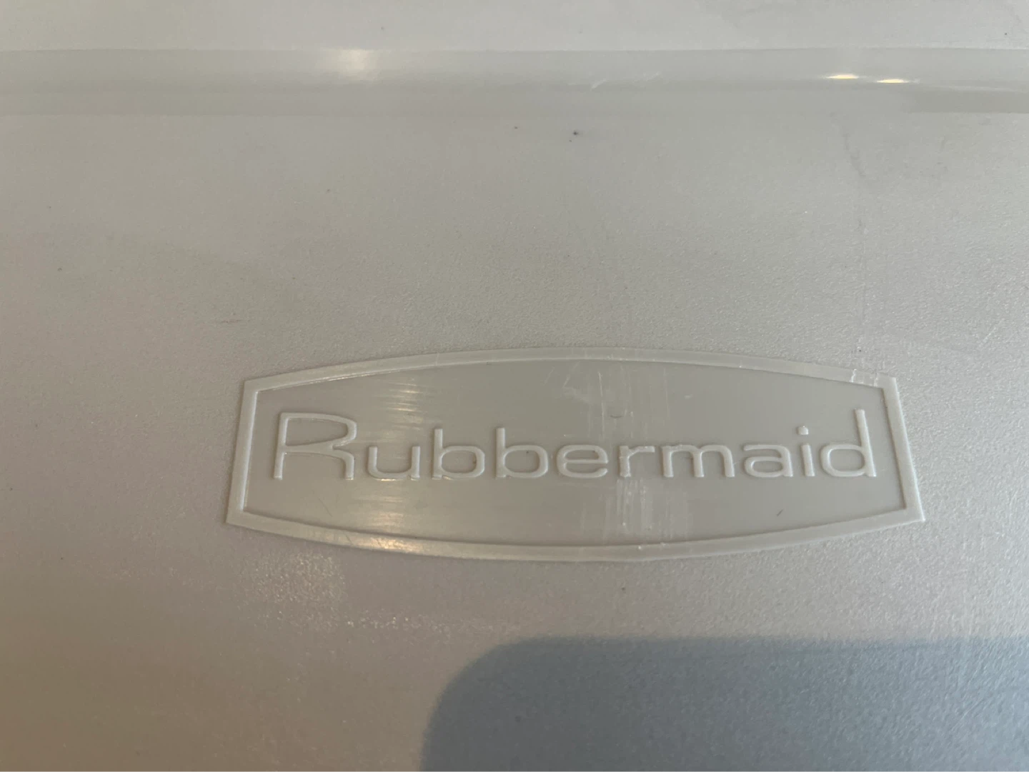 Rubbermaid Roughneck Storage Bin with Lid - photo 3