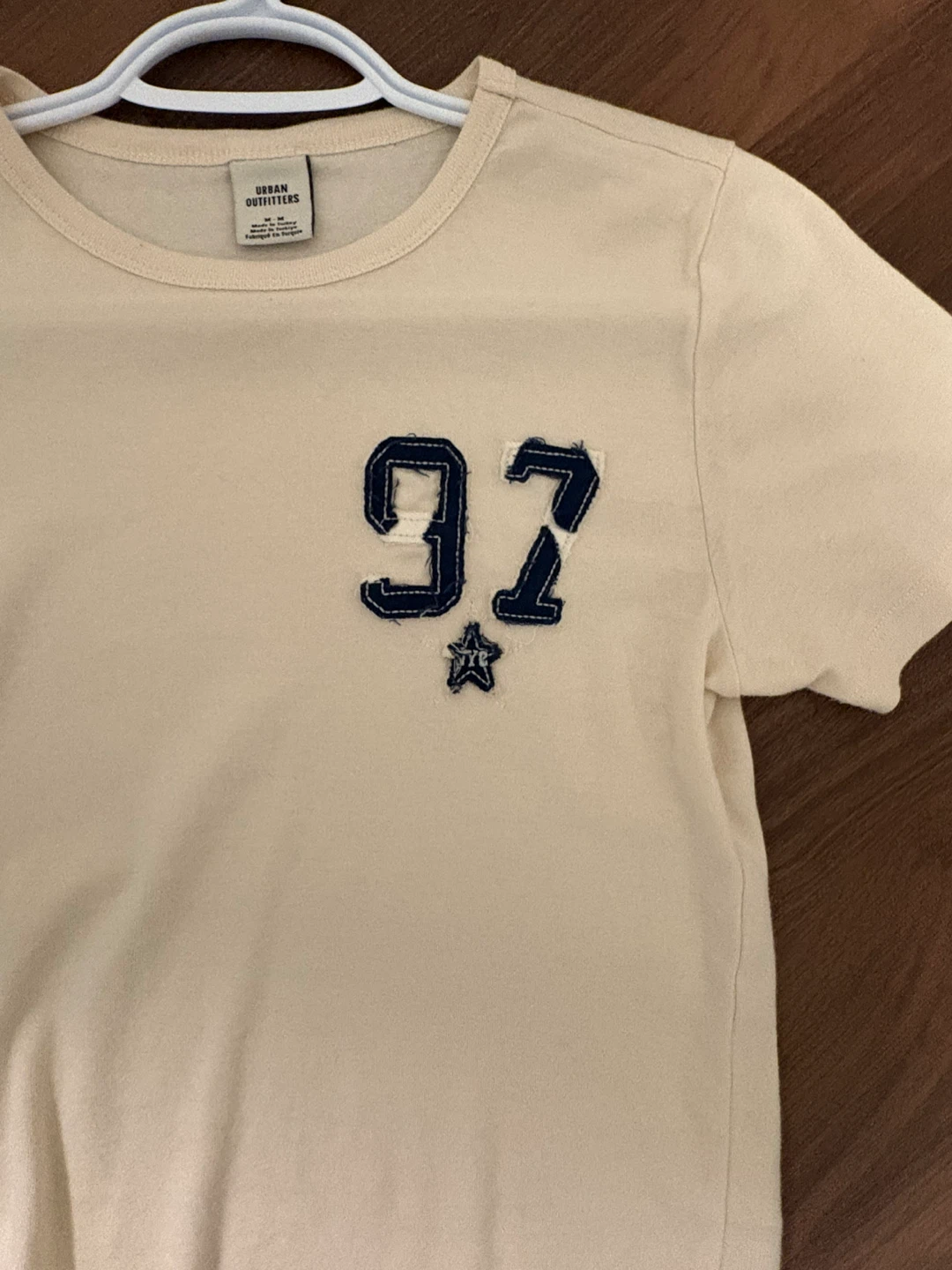 Urban Outfitters Cream Graphic T-Shirt - photo 2
