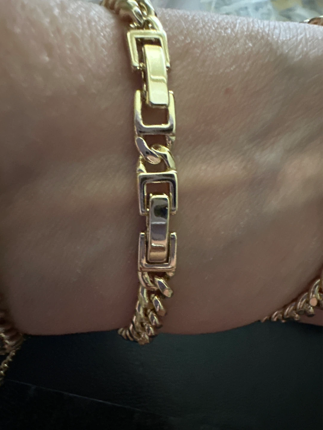 Gold tone necklace with tuetle pendant - photo 2