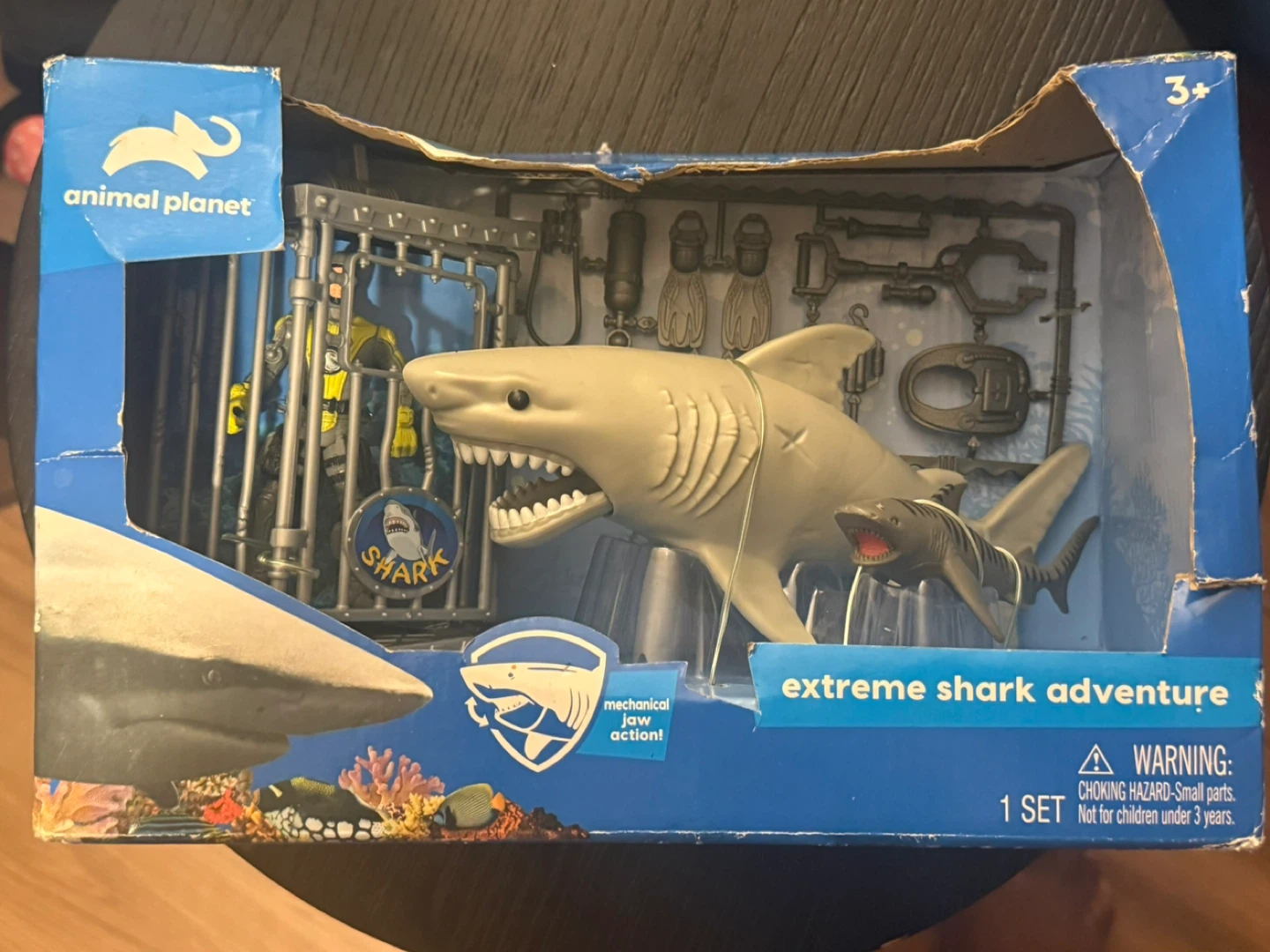 Animal Planet Extreme Shark Adventure Playset