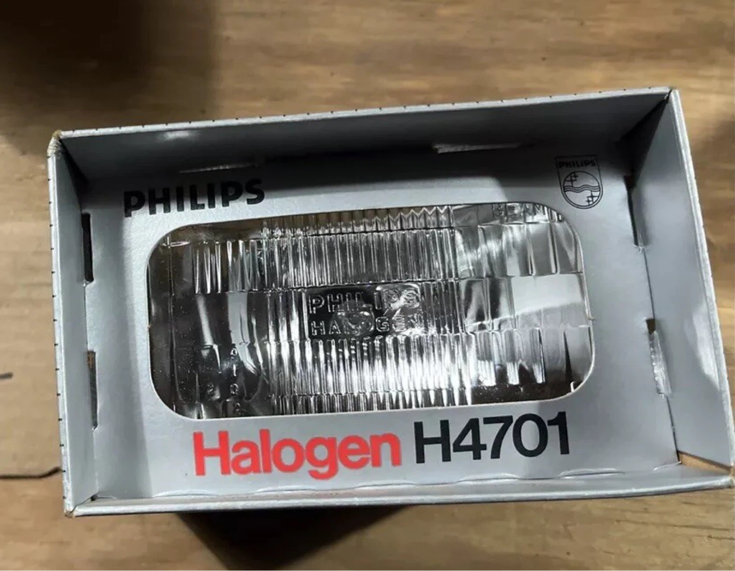 Philips Halogen H4701 Headlight Bulb - photo 4