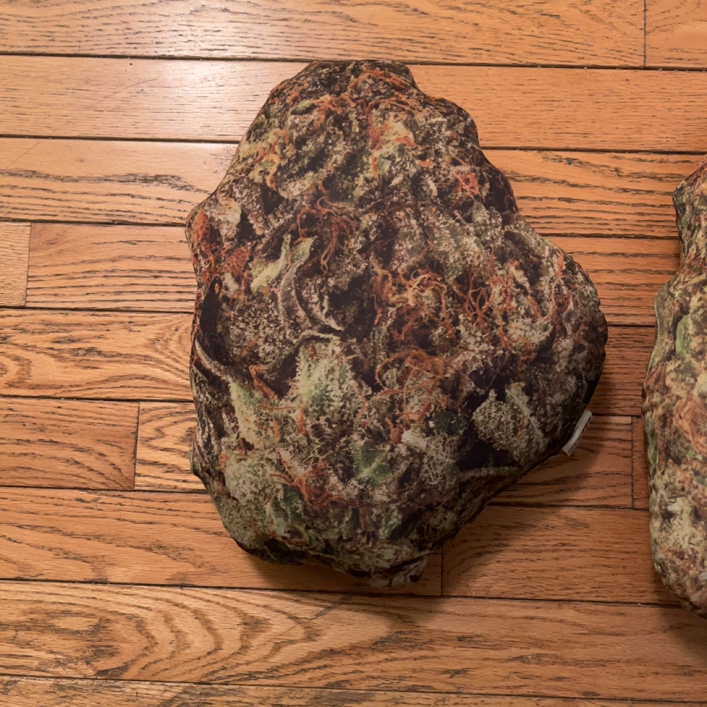 Kushions (cannabis shaped cushions / pillows) - photo 3