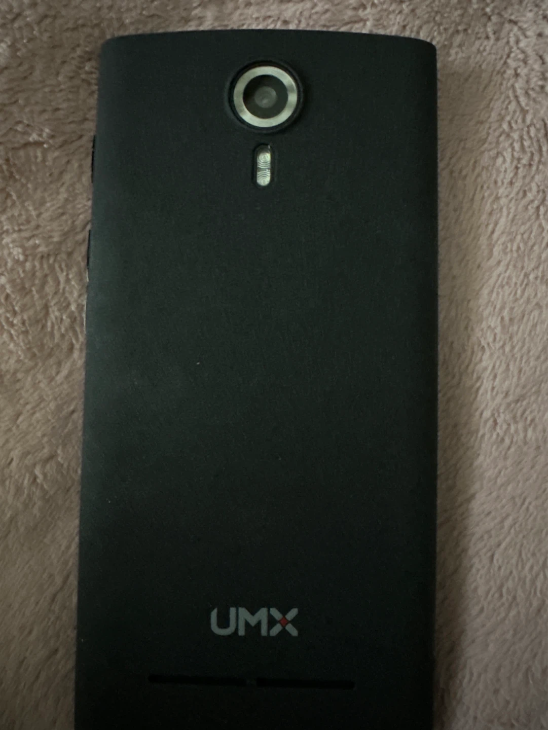 UMX Smartphone with AC Adapter - photo 3