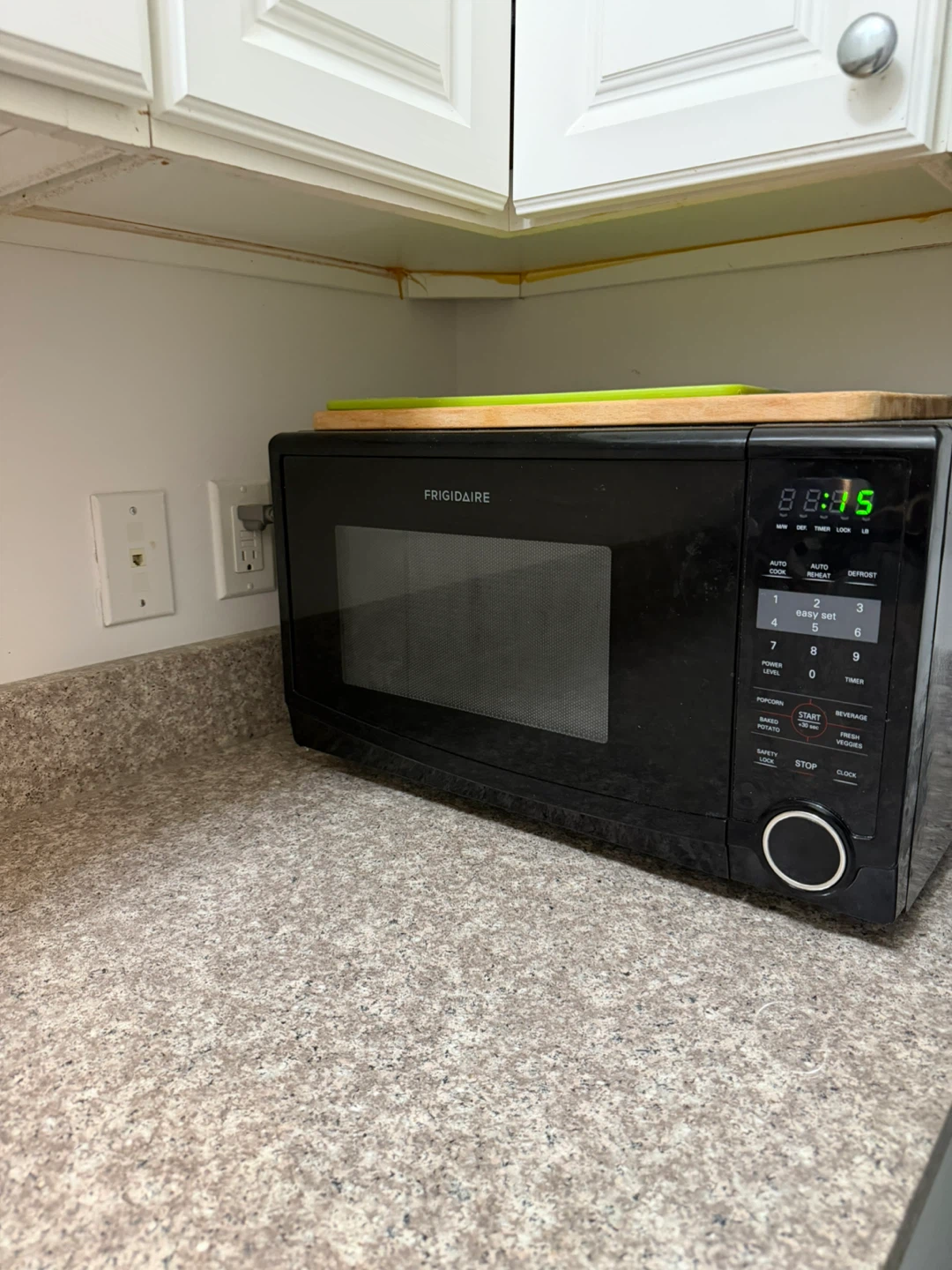 Frigidaire Black Countertop Microwave