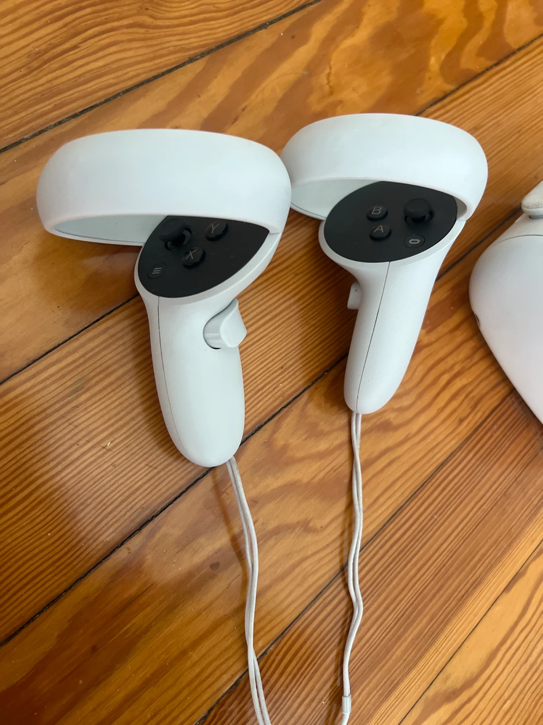 Meta Quest 2 VR Headset with Controllers - photo 2