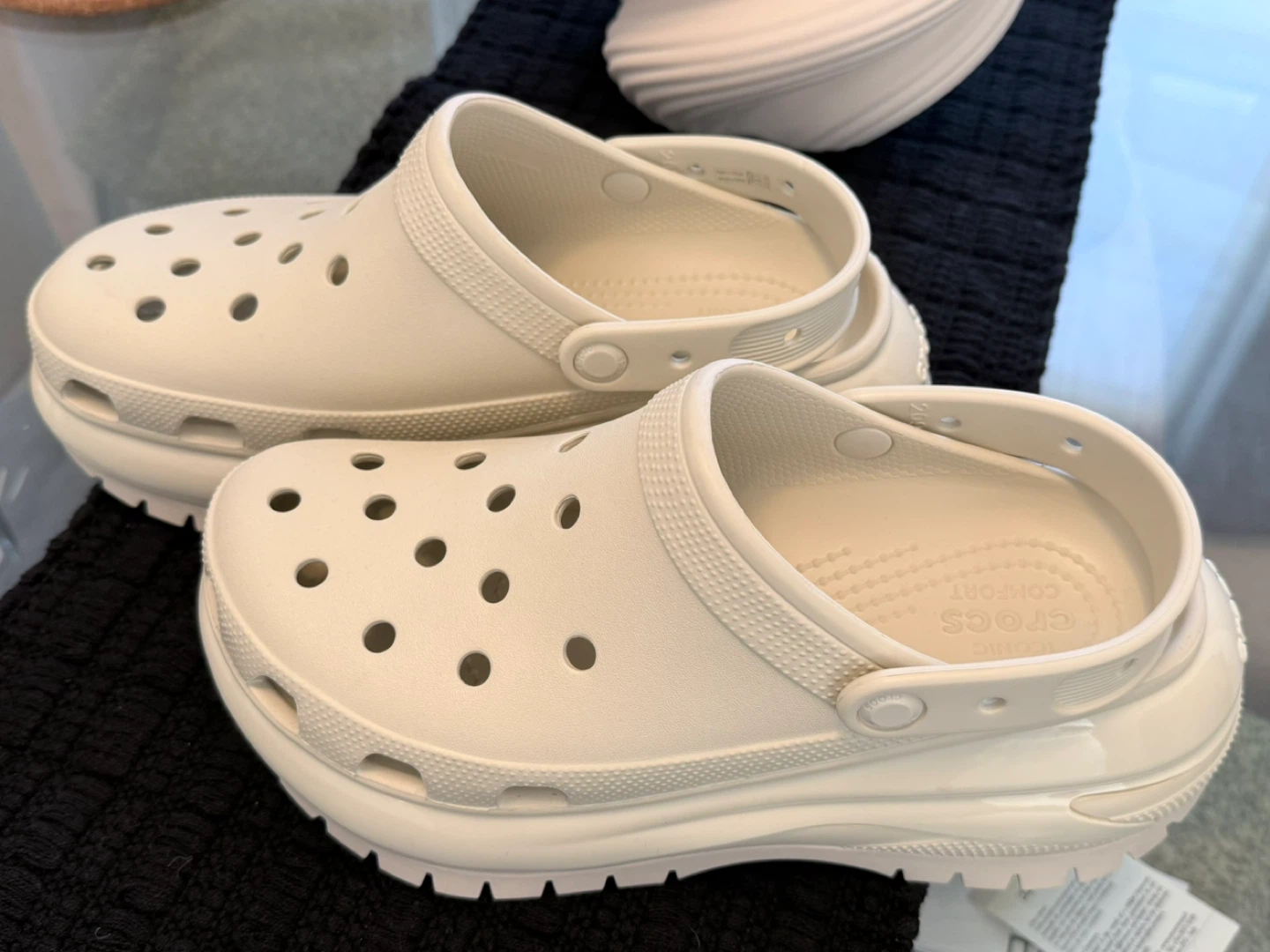 White U Mega Crush Crocs NEW - photo 2