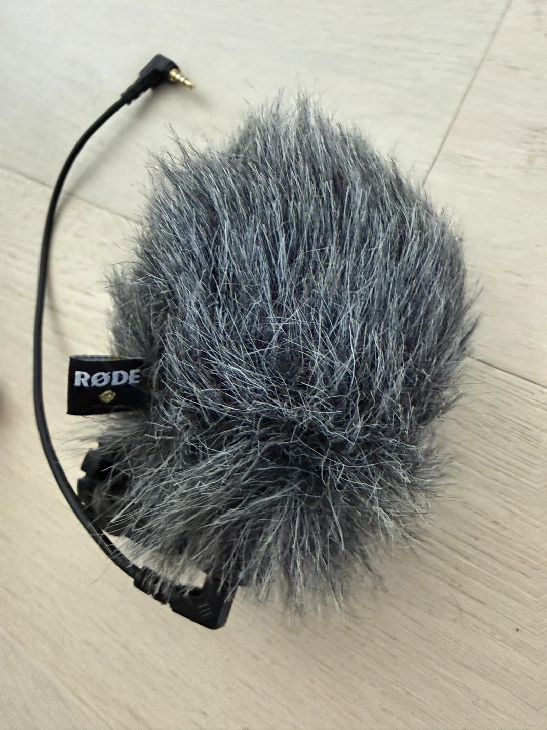 RØDE Deadcat Windscreen & Joby GorillaPod Tripod - photo 3