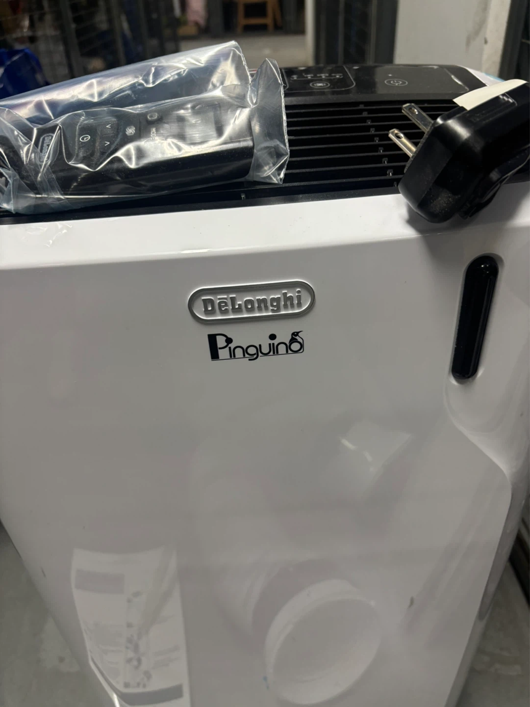 DeLonghi Pinguino Portable Air Conditioner with Remote - photo 2