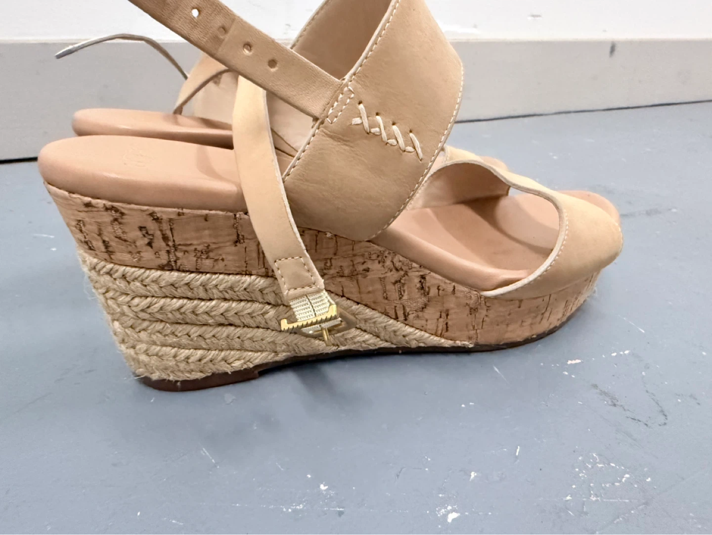 Ugg Wedge Sandals Women's Size 10 Tan Cork Espadrille - photo 3