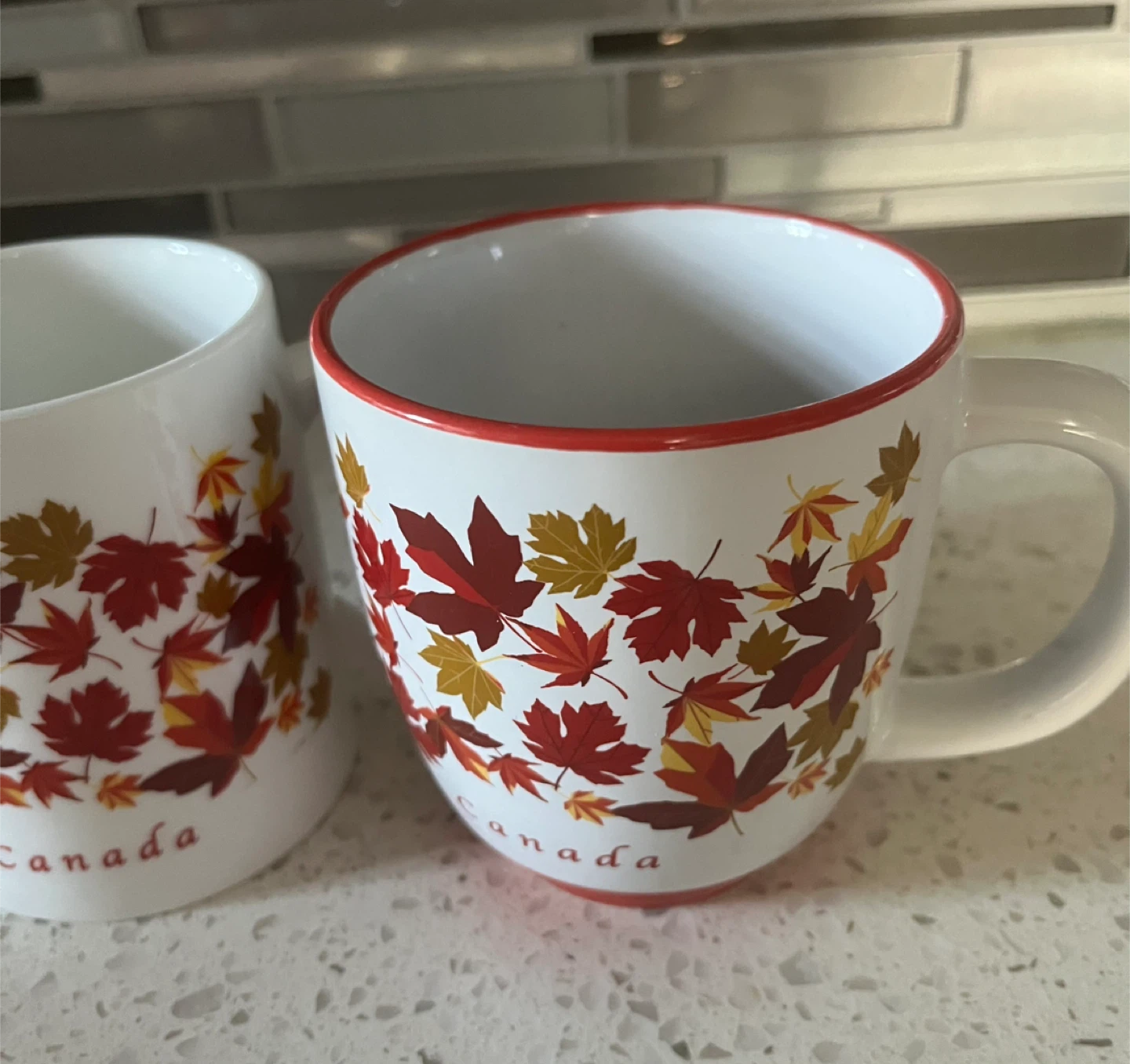 Set of 2 Magenta Canada Maple Leaf Mugs - photo 3