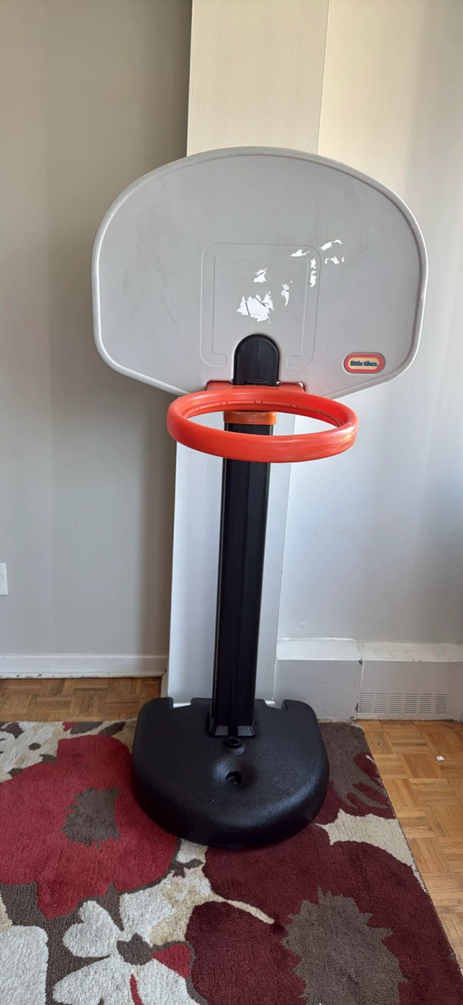 Little Tikes Adjustable Basketball Hoop