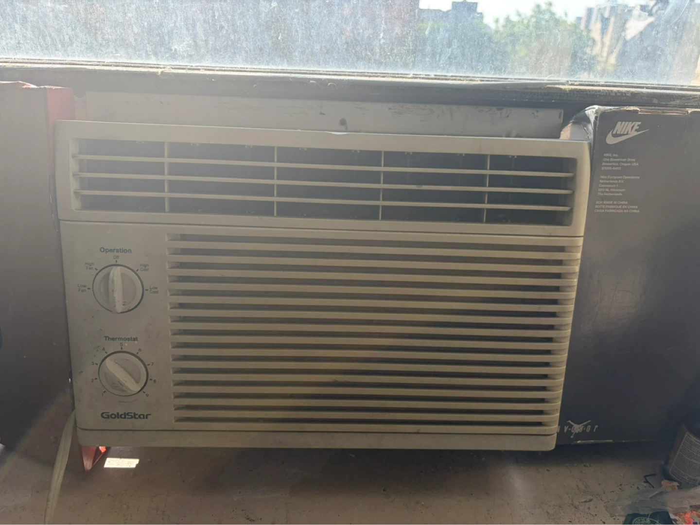 GoldStar Window Air Conditioner - photo 2