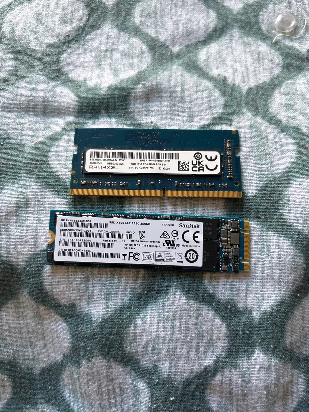 RAMAXEL 16GB DDR4 RAM & SanDisk 256GB NVMe SSD