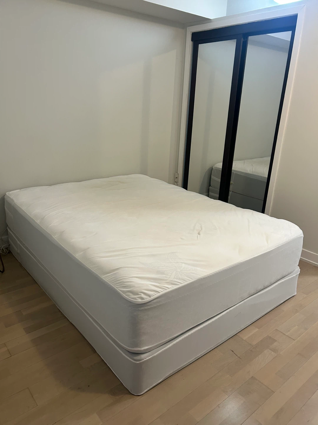 Queen Mattress + Cover - photo 2