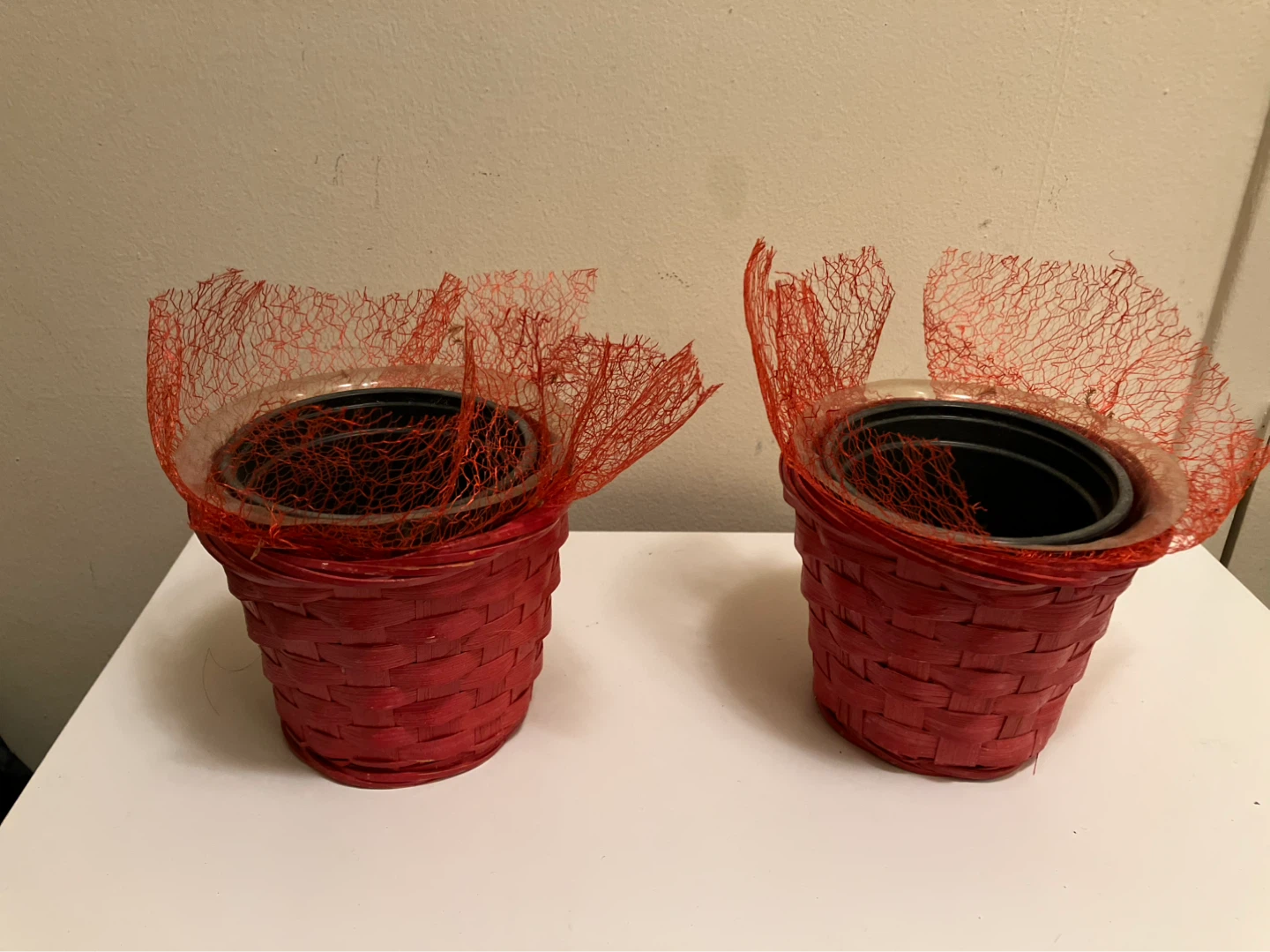 Set of 2 Red Woven Planters with Decorative Mesh - photo 2