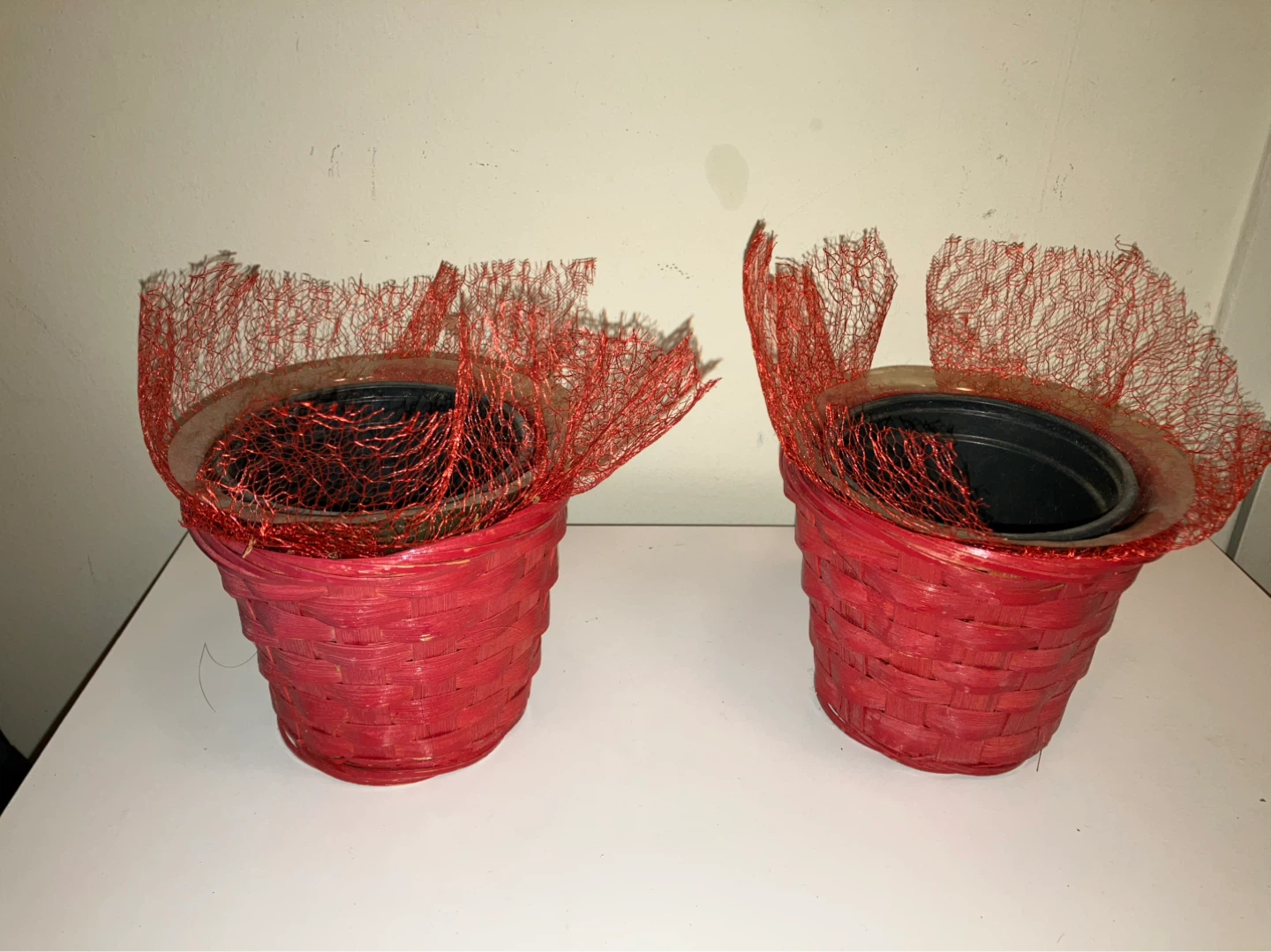 Set of 2 Red Woven Planters with Decorative Mesh