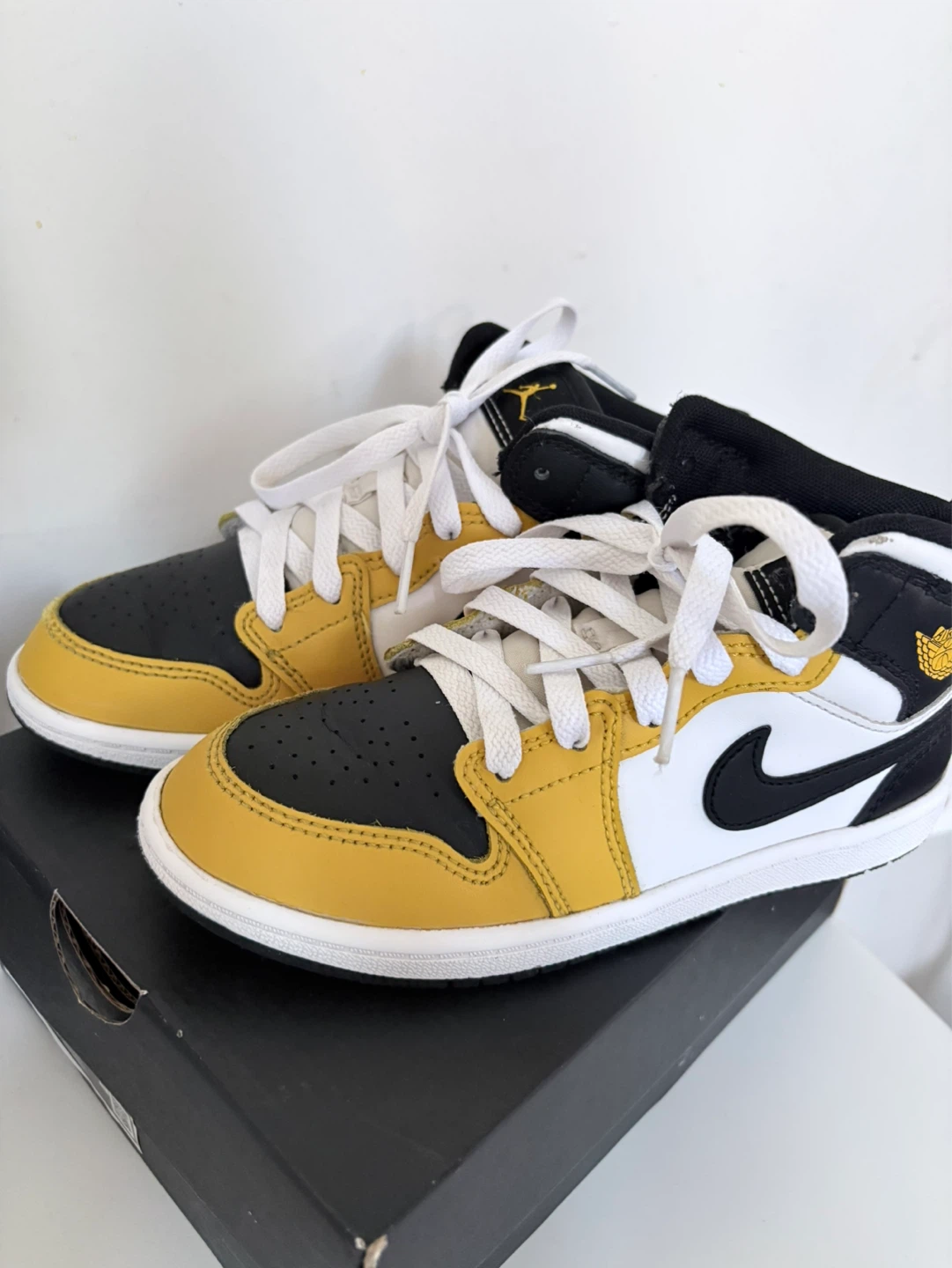Air Jordan 1 Mid SE TD Sneakers - Youth Size 1Y