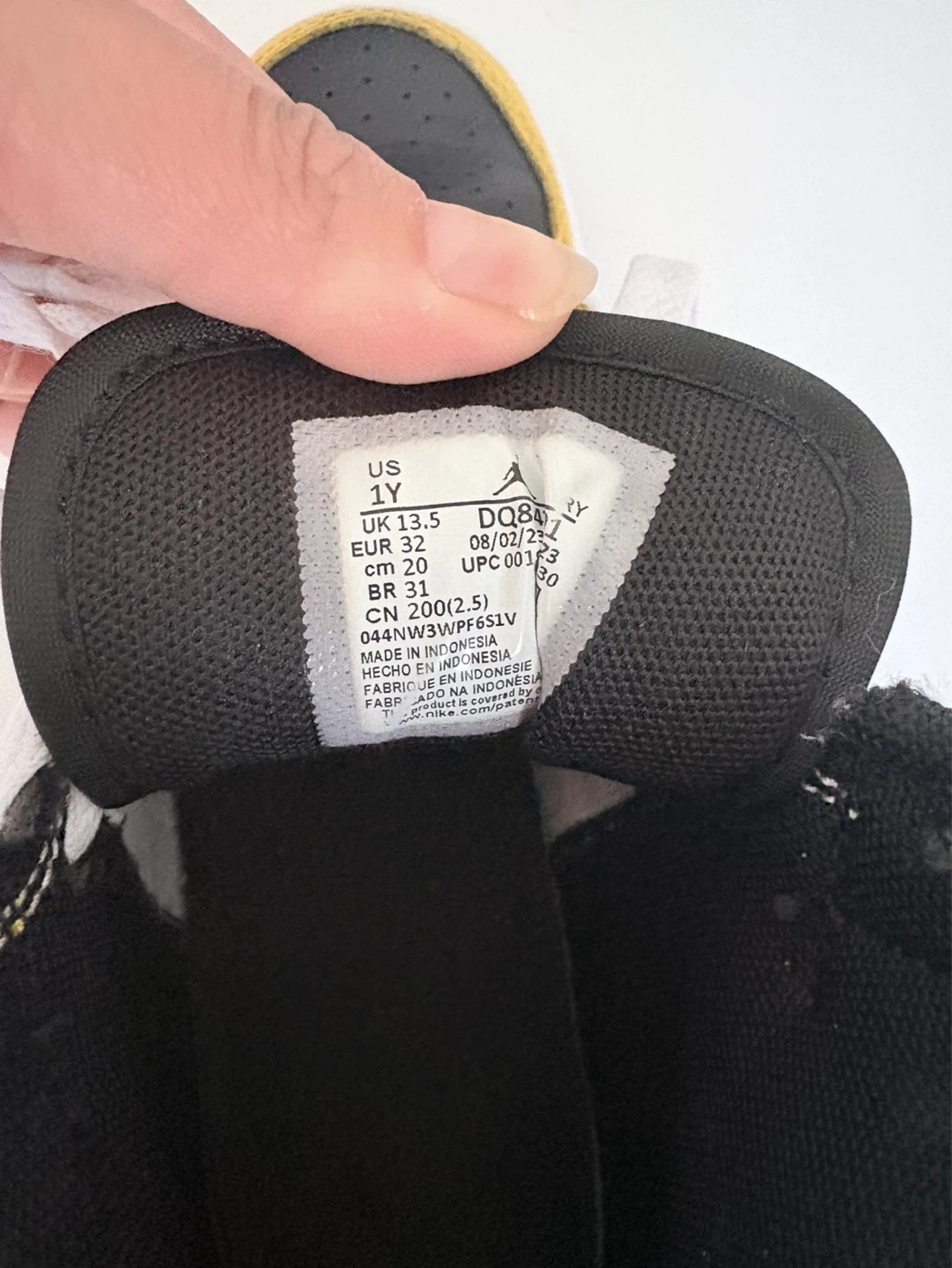 Air Jordan 1 Mid SE TD Sneakers - Youth Size 1Y - photo 3