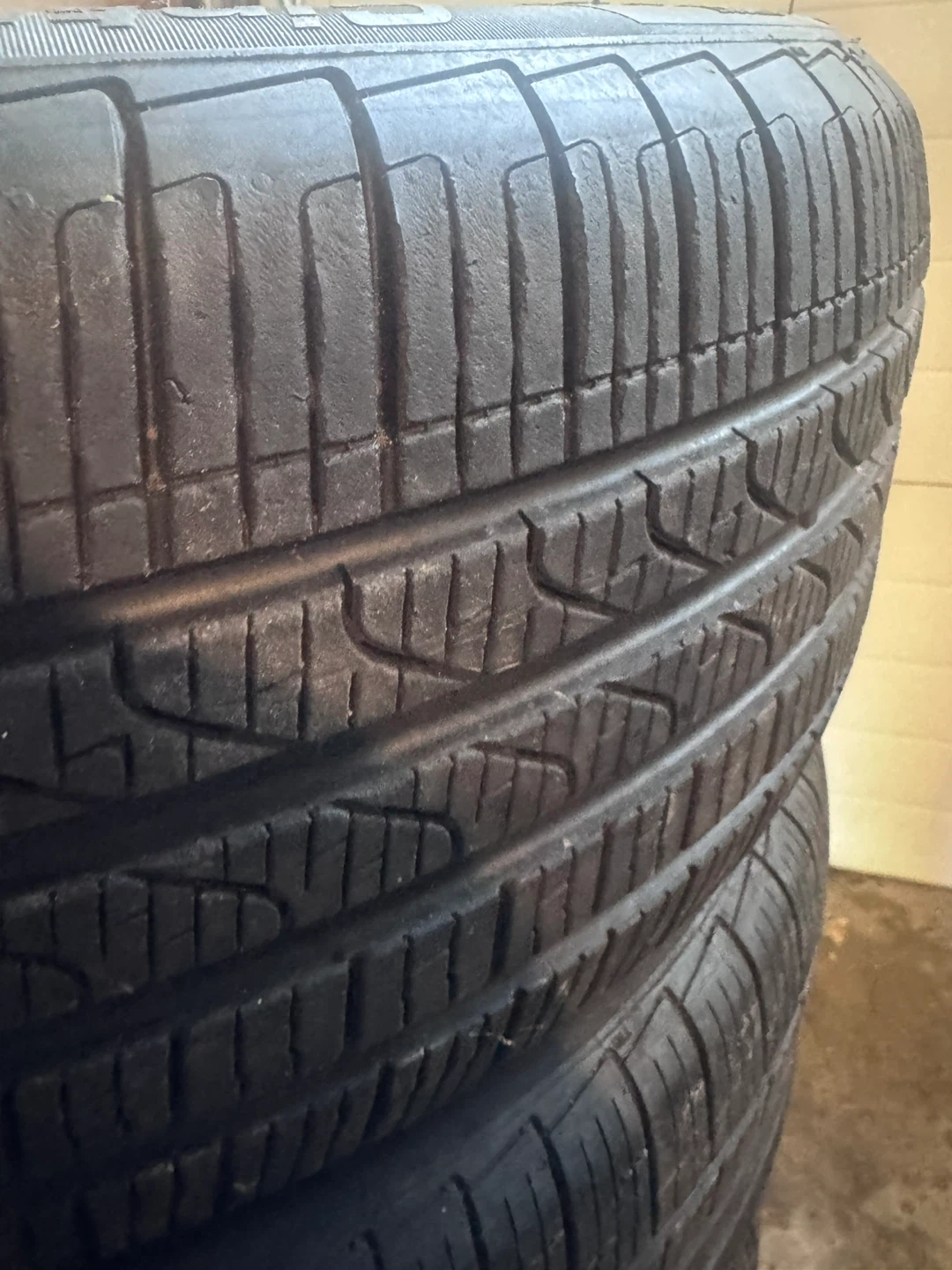 Pirelli P7 Runflat Tires 245/40/19 - photo 3
