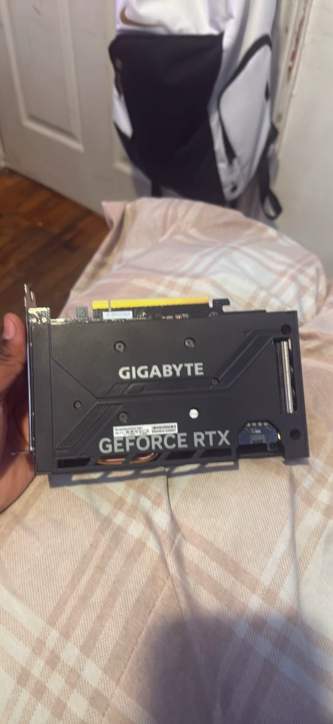 Gigabyte GeForce RTX 4060 Graphics Card - photo 3