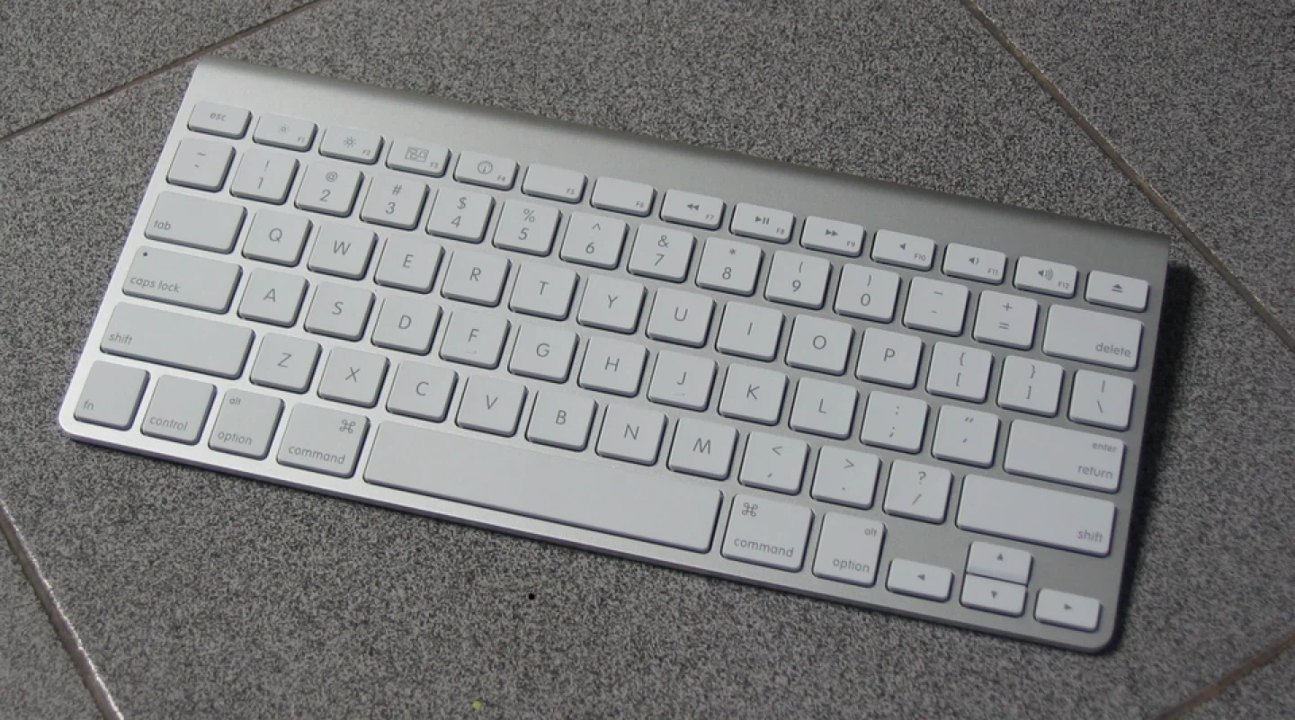 Apple Magic Mouse and Keyboard Set
