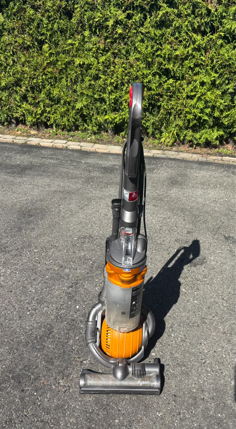 Dyson DC25 Upright Vacuum Cleaner