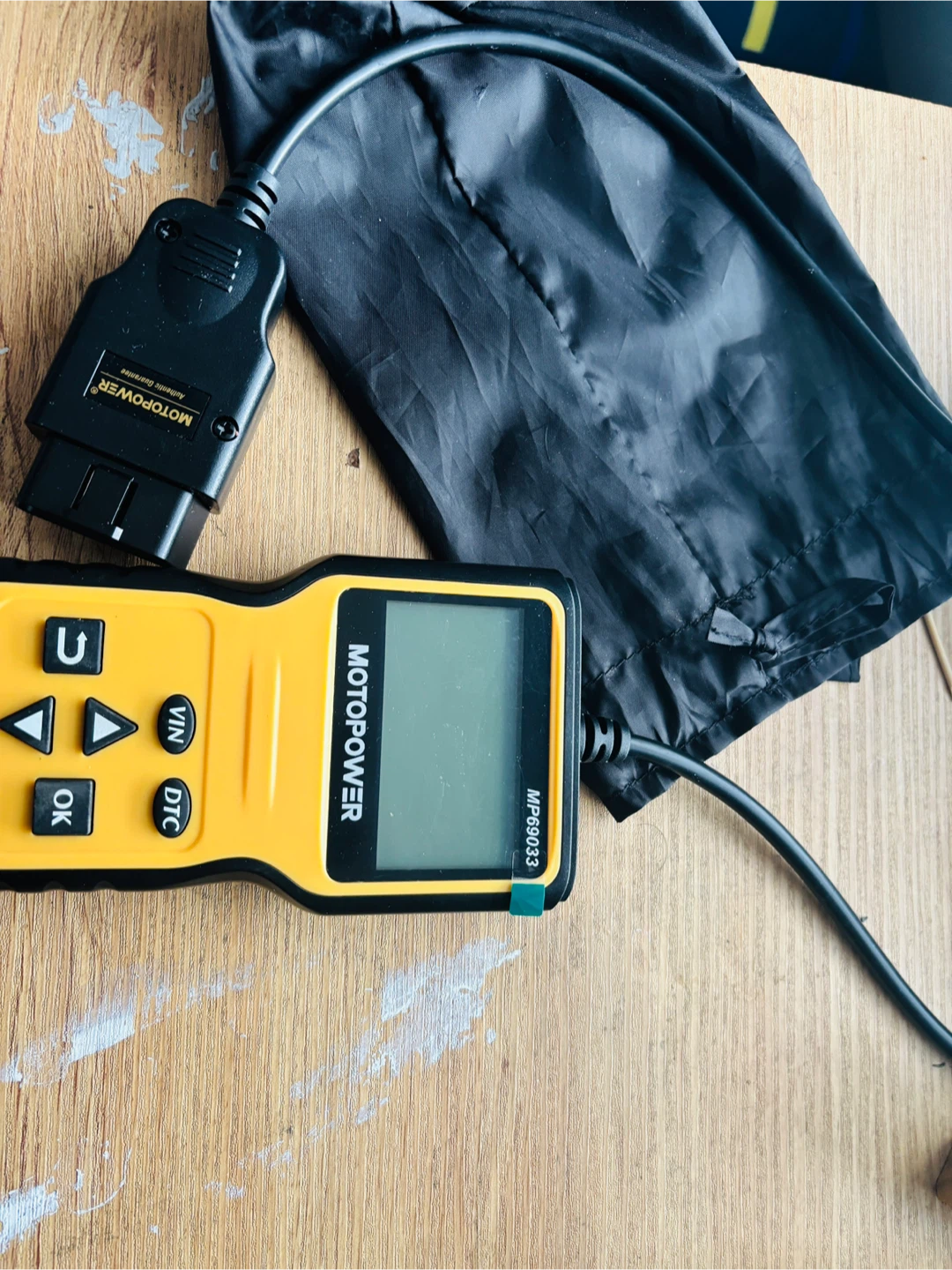 MOTOPower MP69033 OBDII Code Reader Diagnostic Scanner Tool - photo 2