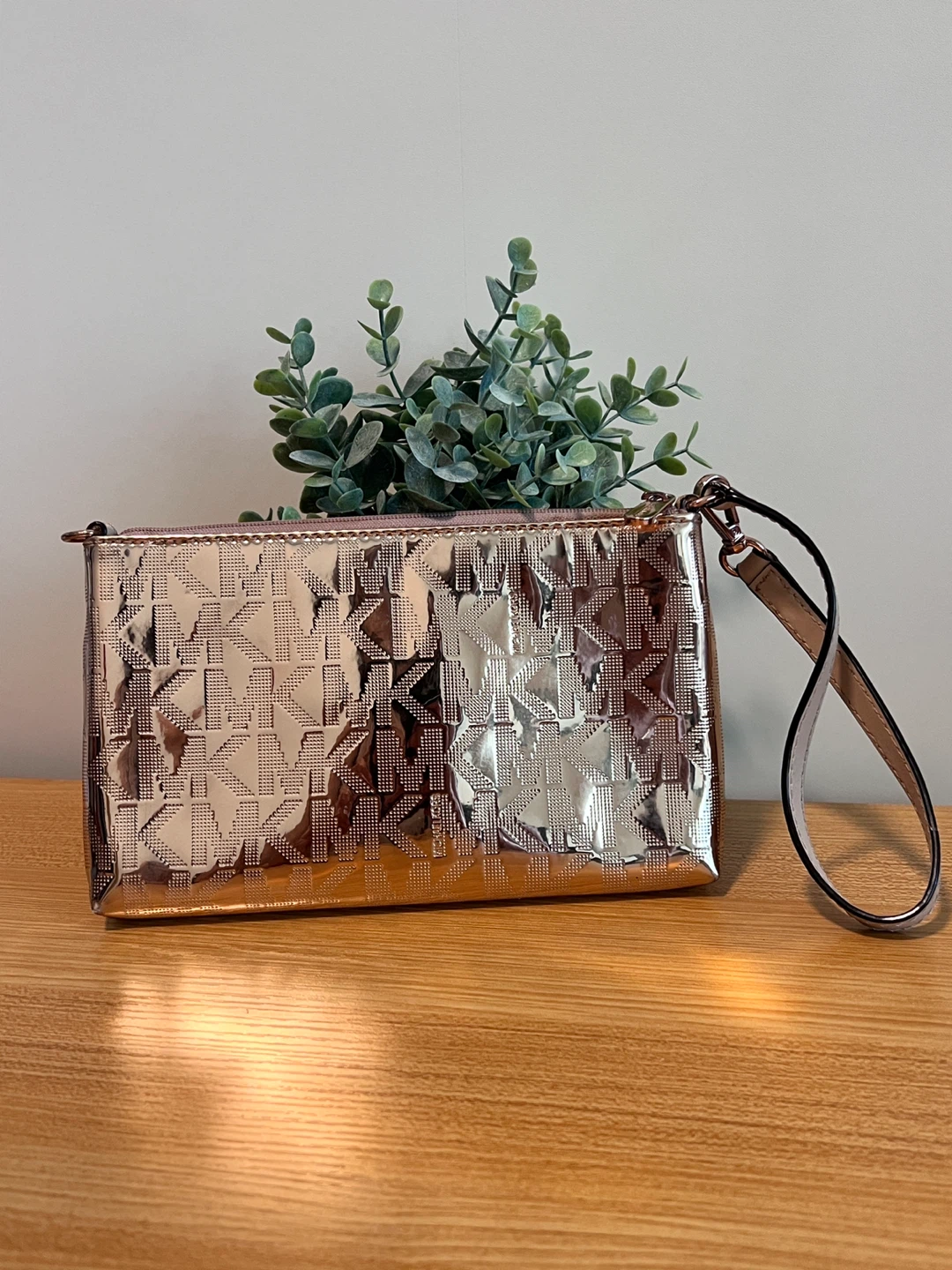 Michael Kors Wristlet in Metallic Gold - photo 3