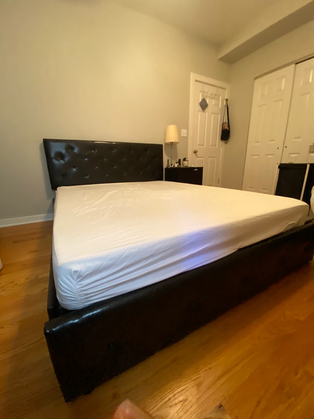 Black Faux Leather Queen Platform Bed Frame Tufted Headboard - photo 2