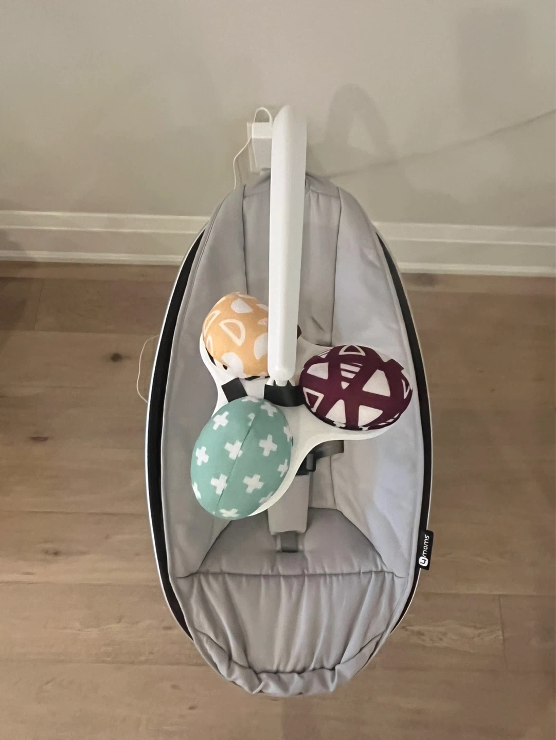 Model 5 newer 4Moms Mamaroo Multi-Motion Baby Swing with Box - photo 2