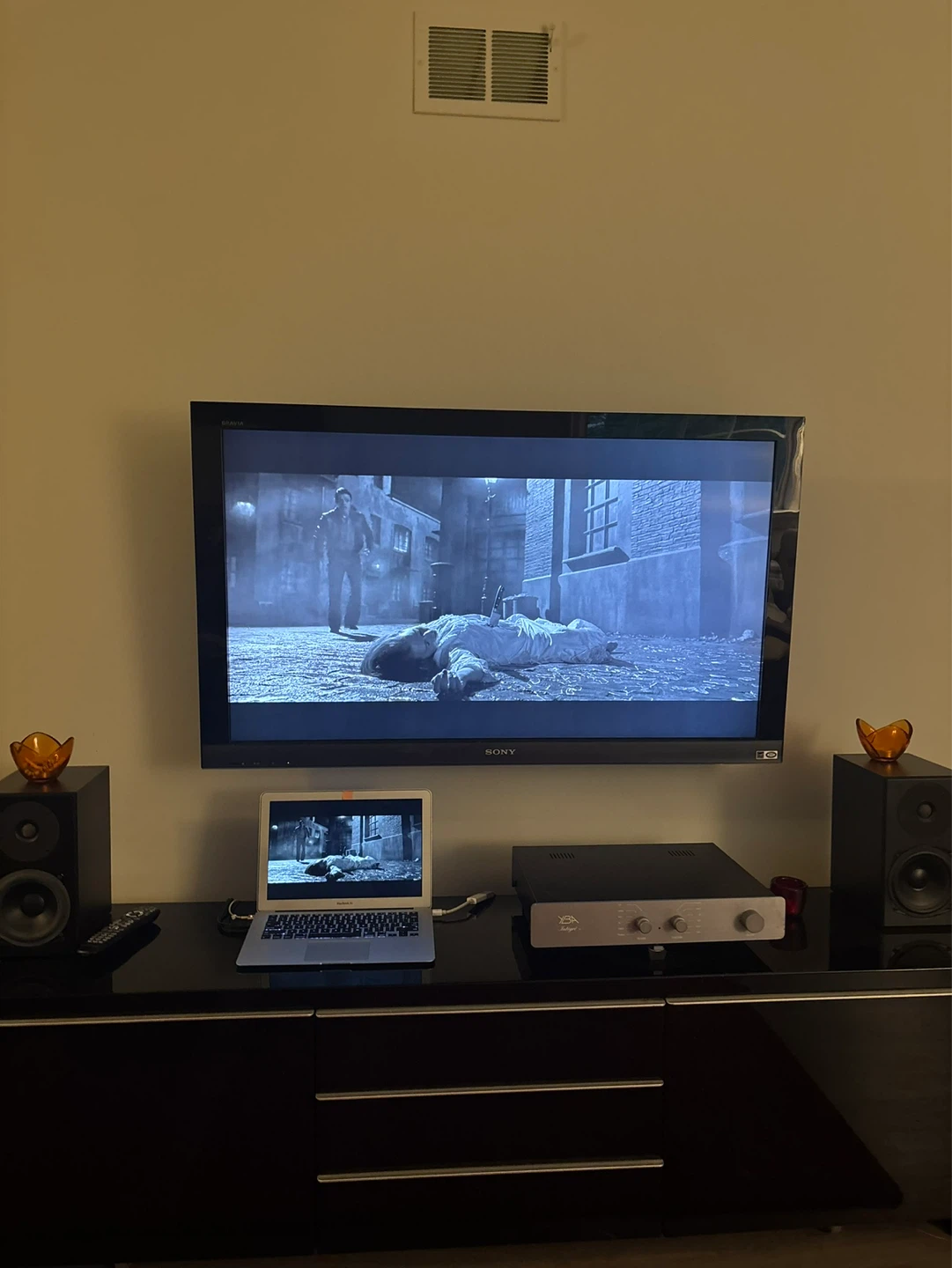 Sony Bravia 40-inch TV - photo 2