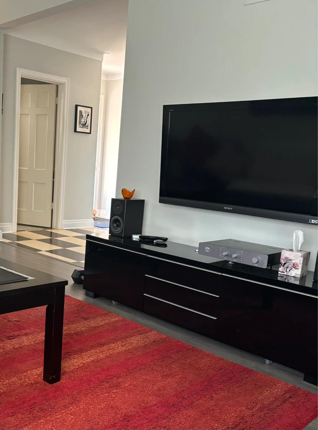 Sony Bravia 40-inch TV - photo 3