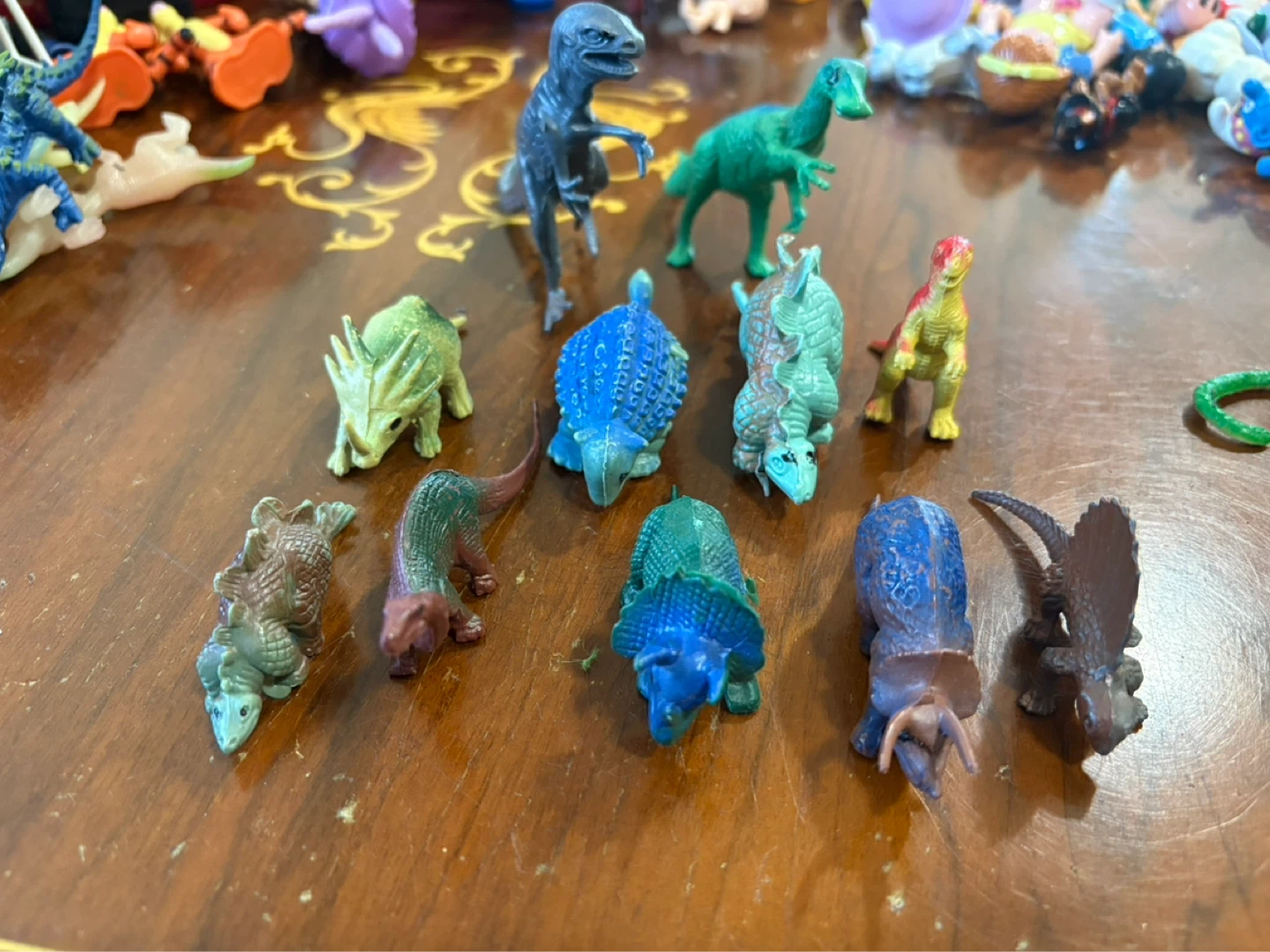 Lot of 11 Plastic Dinosaur Figurines