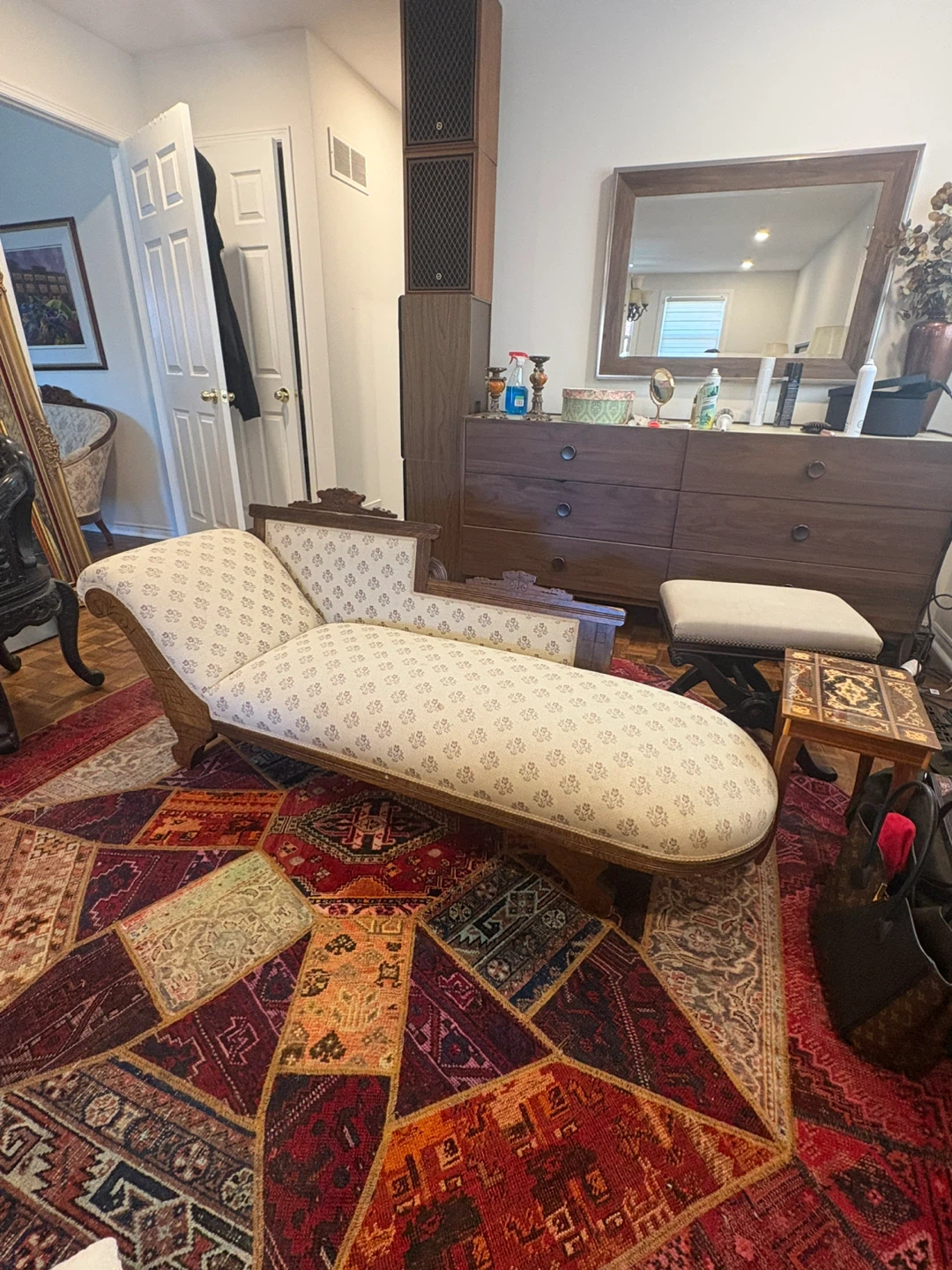 Antique Style Chaise Lounge Chair - photo 2