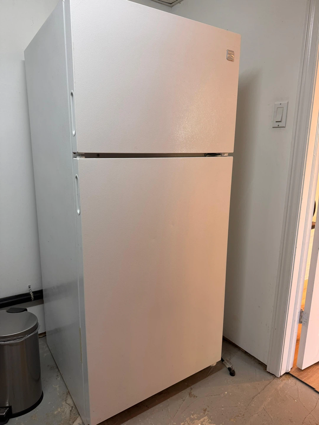 White Kenmore Top Freezer Refrigerator - photo 2