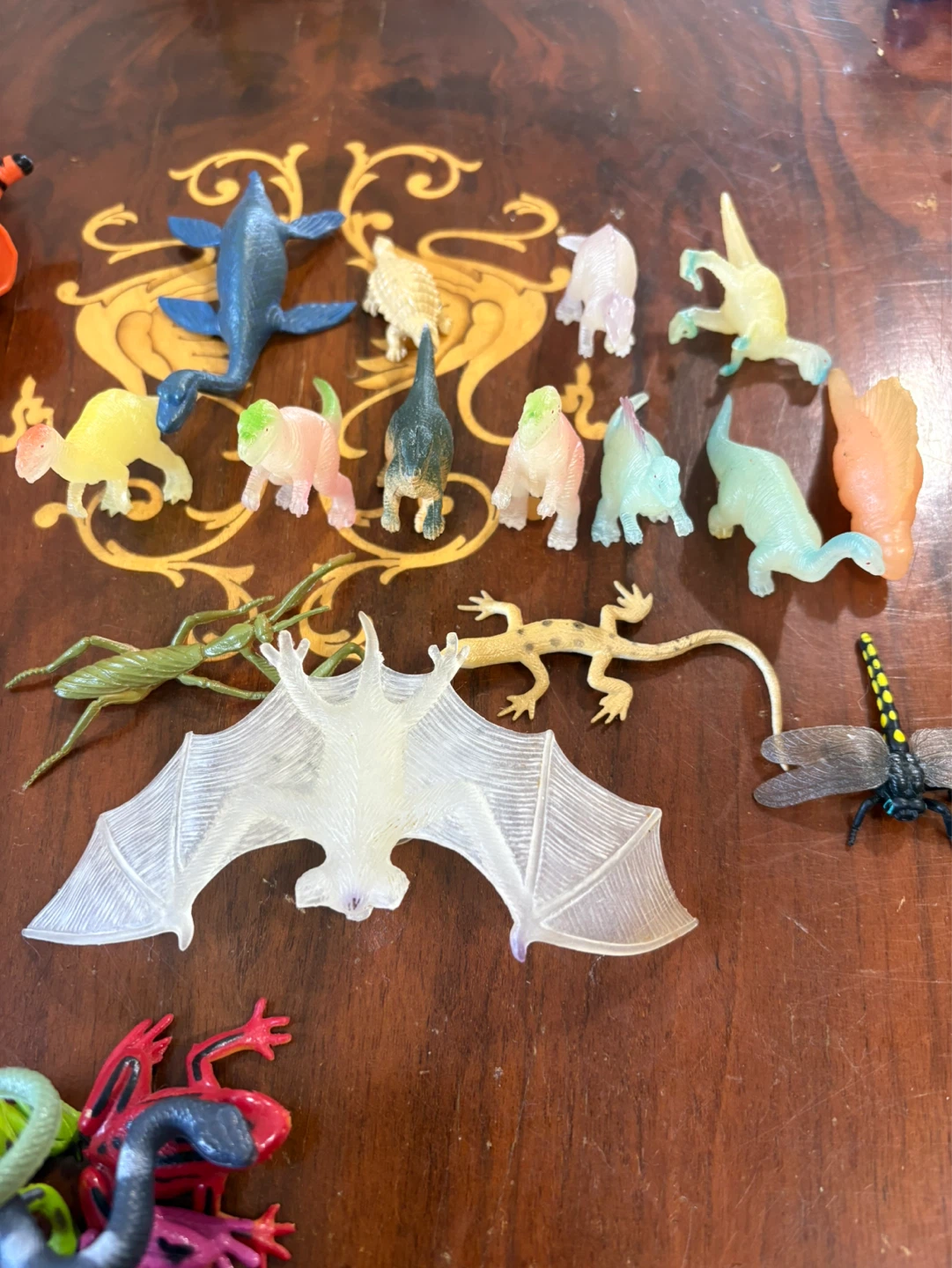 Collection of assorted animal figurines - photo 3