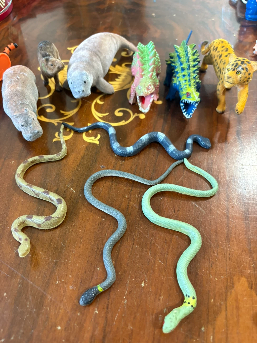 Collection of assorted animal figurines - photo 2