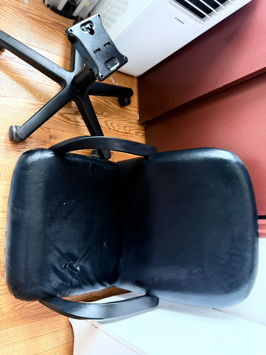 Black Office Chair with Wheels - photo 2