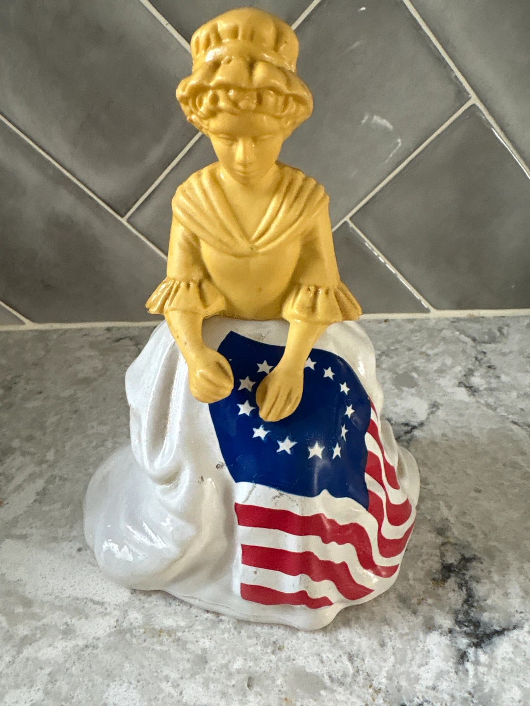 Avon Betsy Ross Topaze Cologne Perfume Bottle Vintage 1975