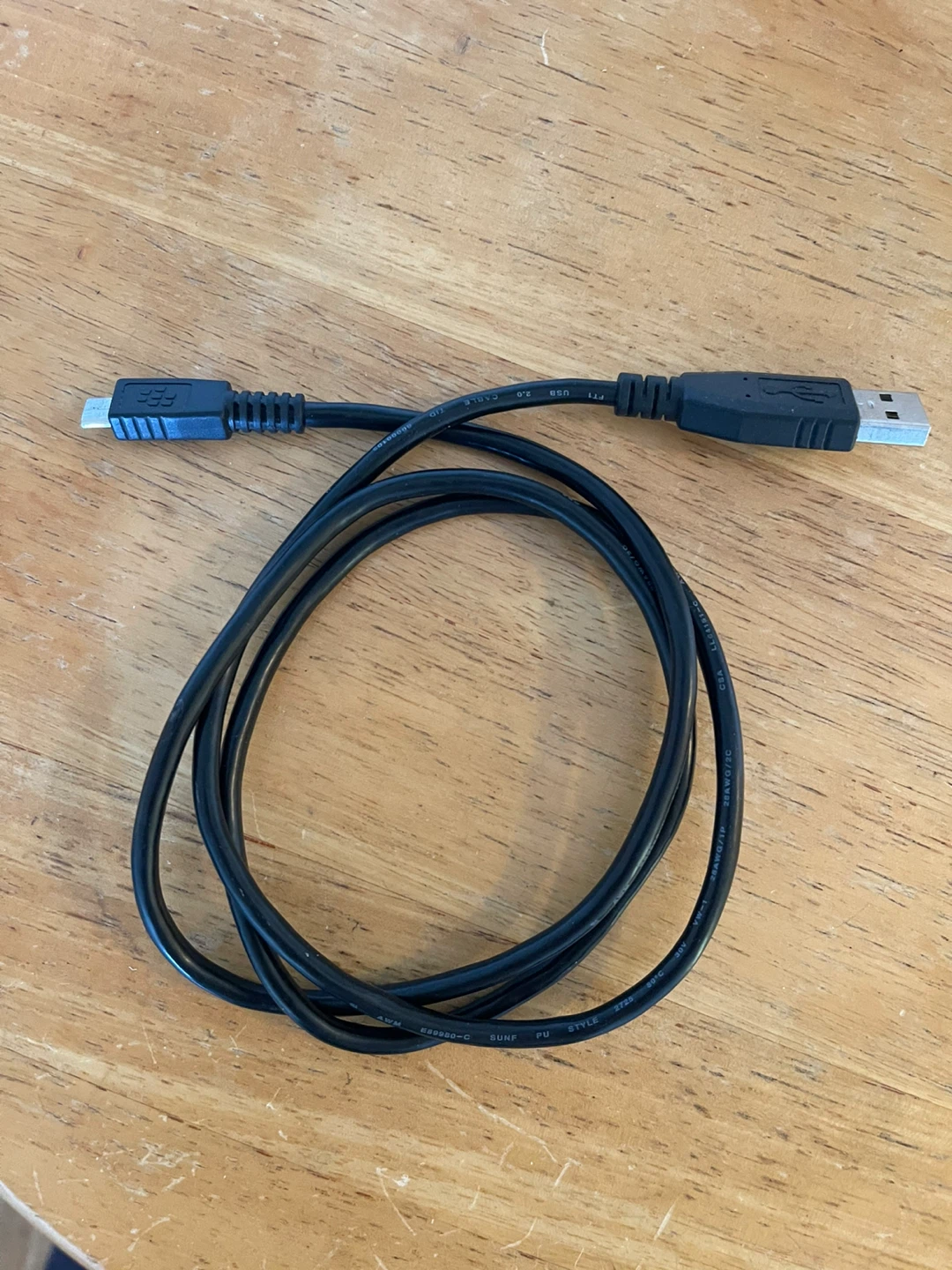 Black USB to Micro USB Charging Cable - photo 2