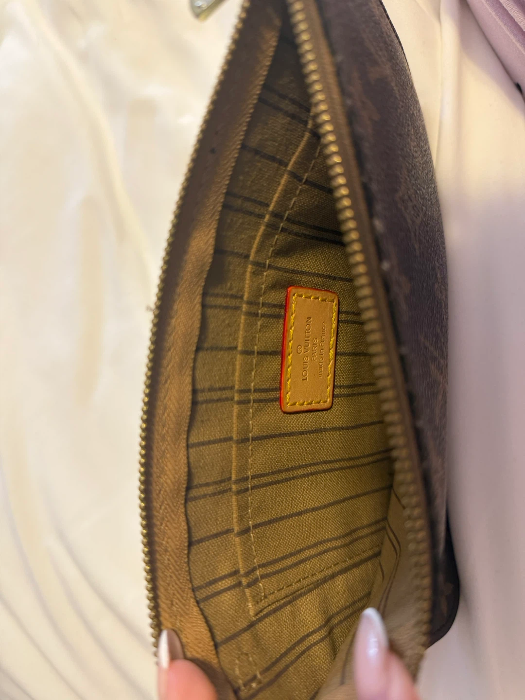 pouch - photo 2
