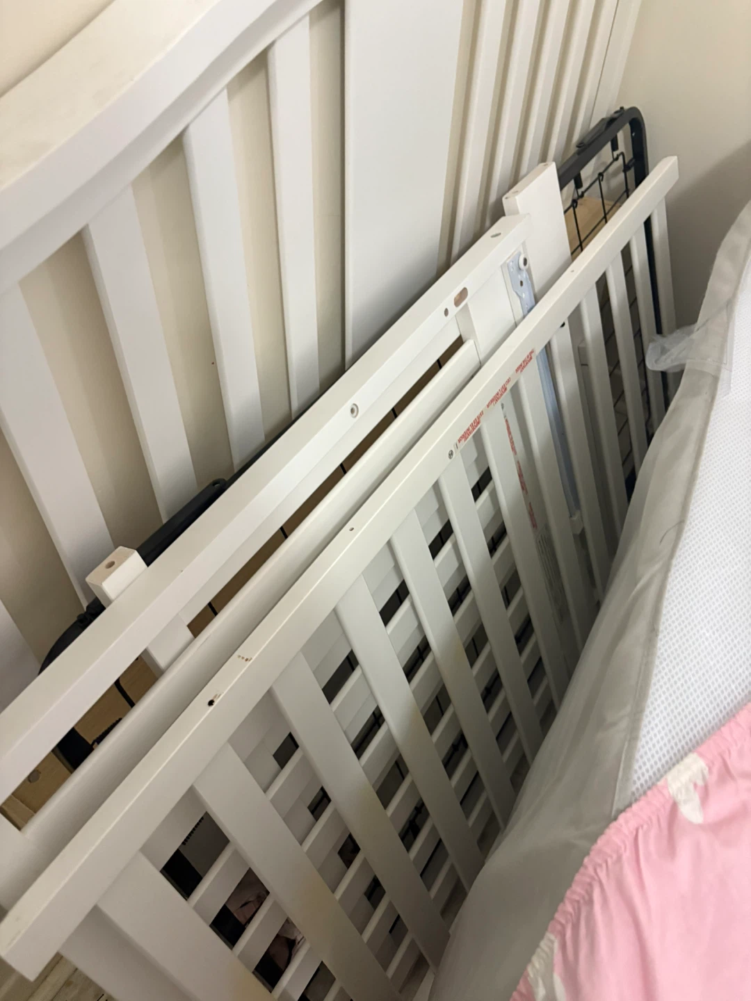 White Convertible Crib with Mattress - photo 2
