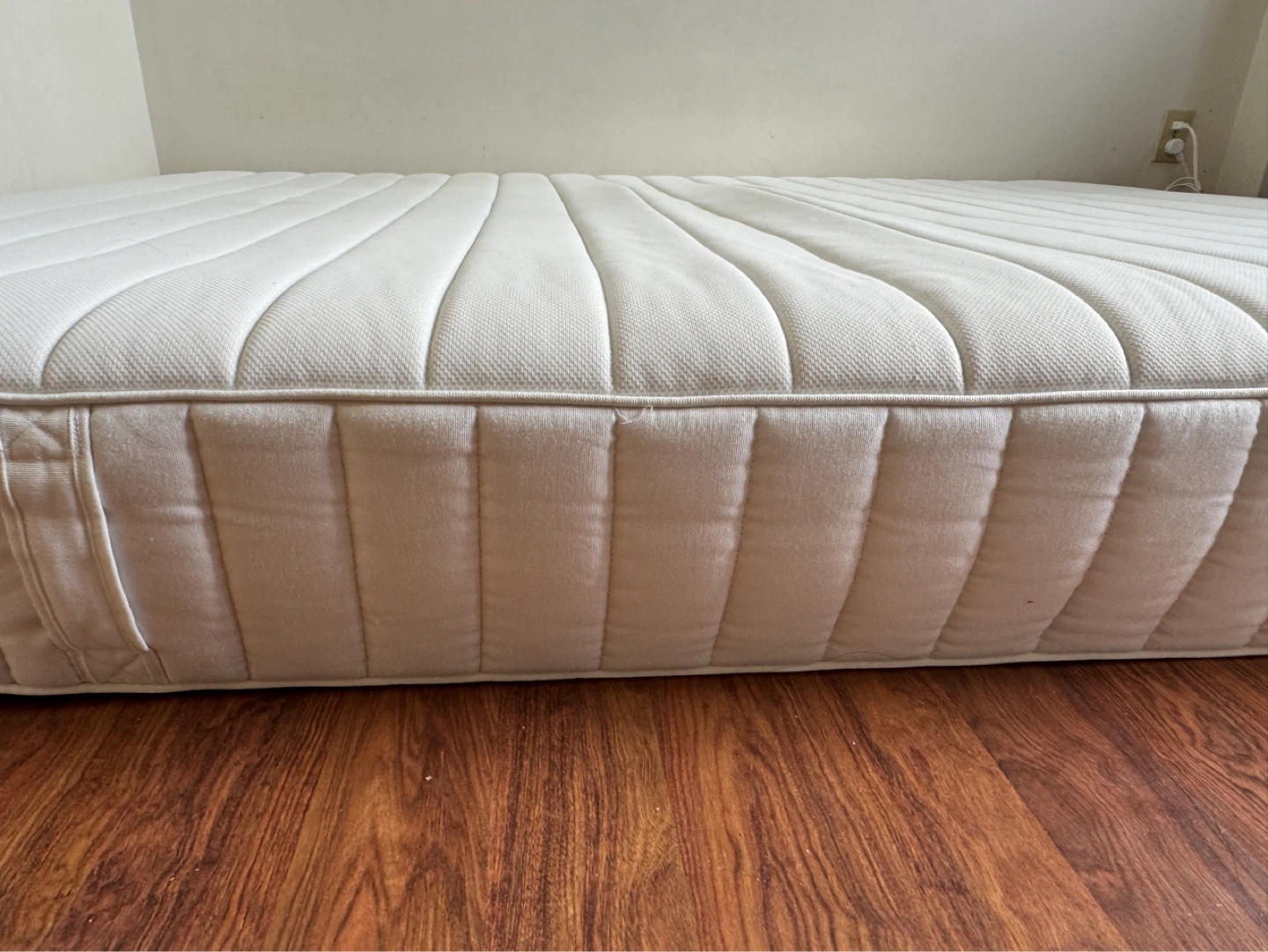 ikea White Queen Mattress - photo 2